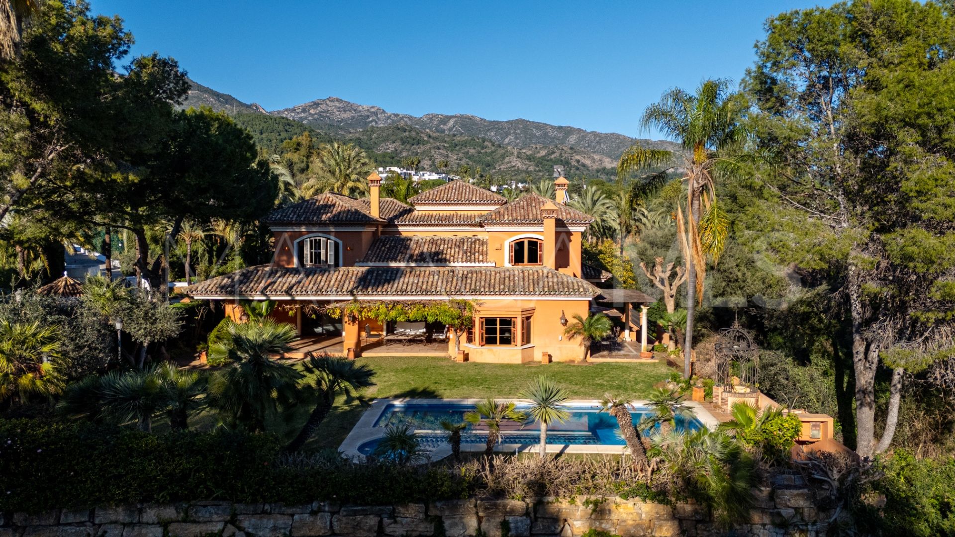 For sale 4 bedrooms villa in Altos Reales