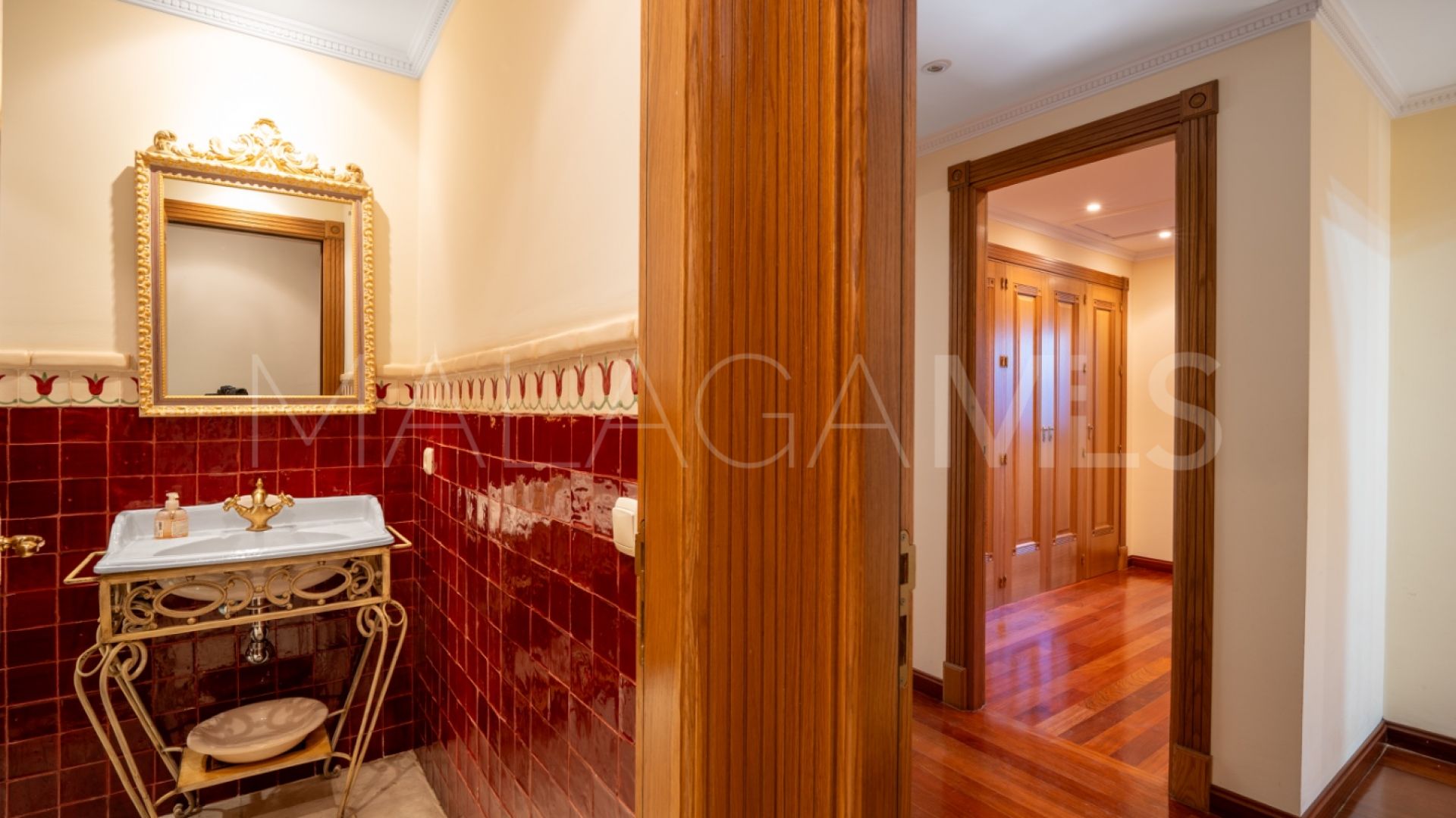 For sale 4 bedrooms villa in Altos Reales