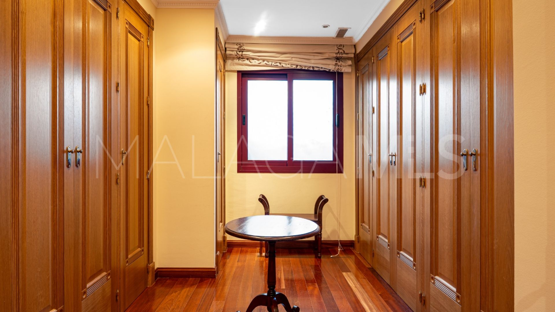 For sale 4 bedrooms villa in Altos Reales