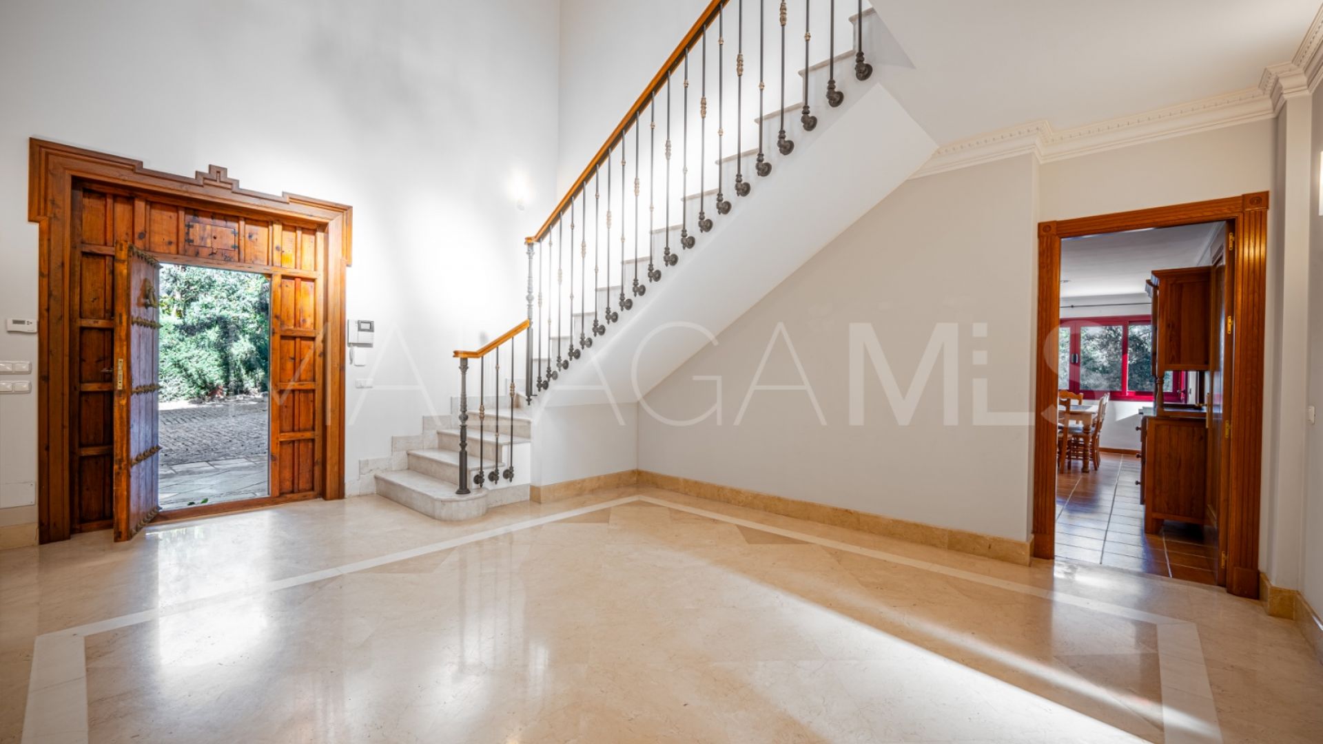 For sale 4 bedrooms villa in Altos Reales