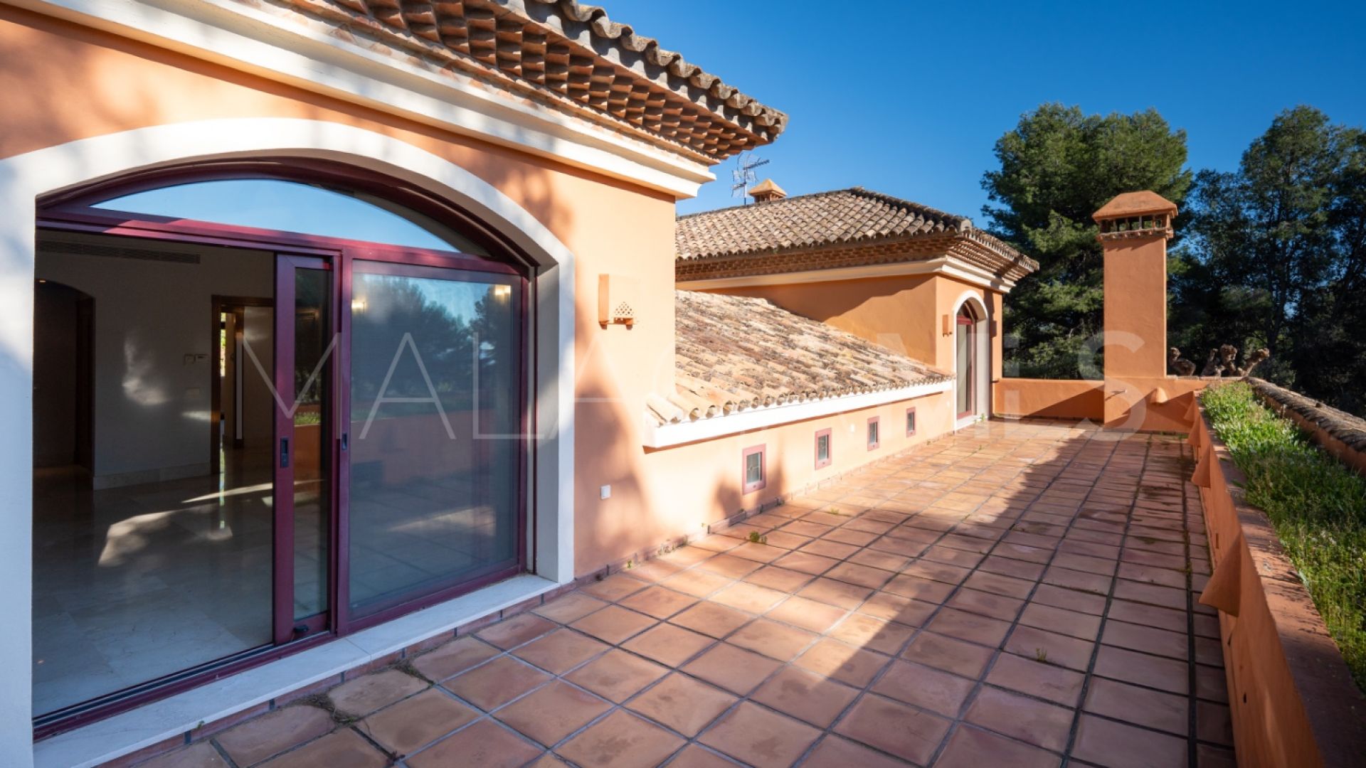 For sale 4 bedrooms villa in Altos Reales