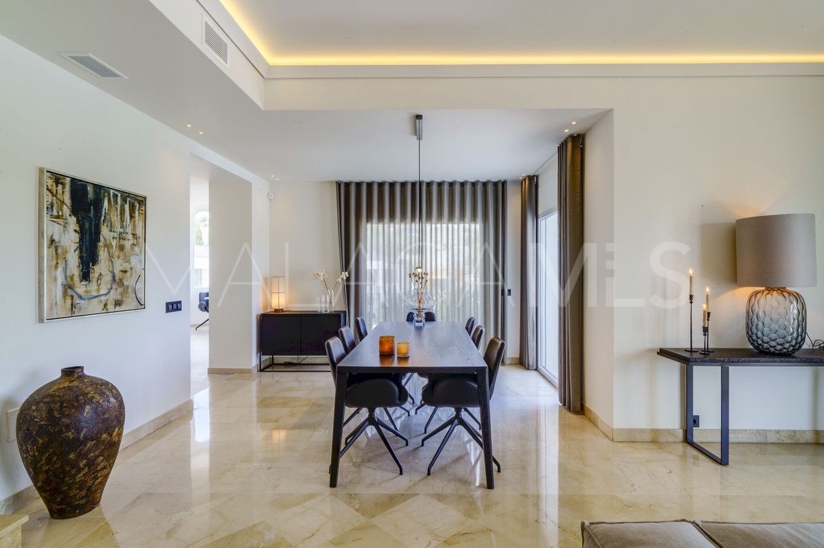 Nueva Andalucia 6 bedrooms villa for sale