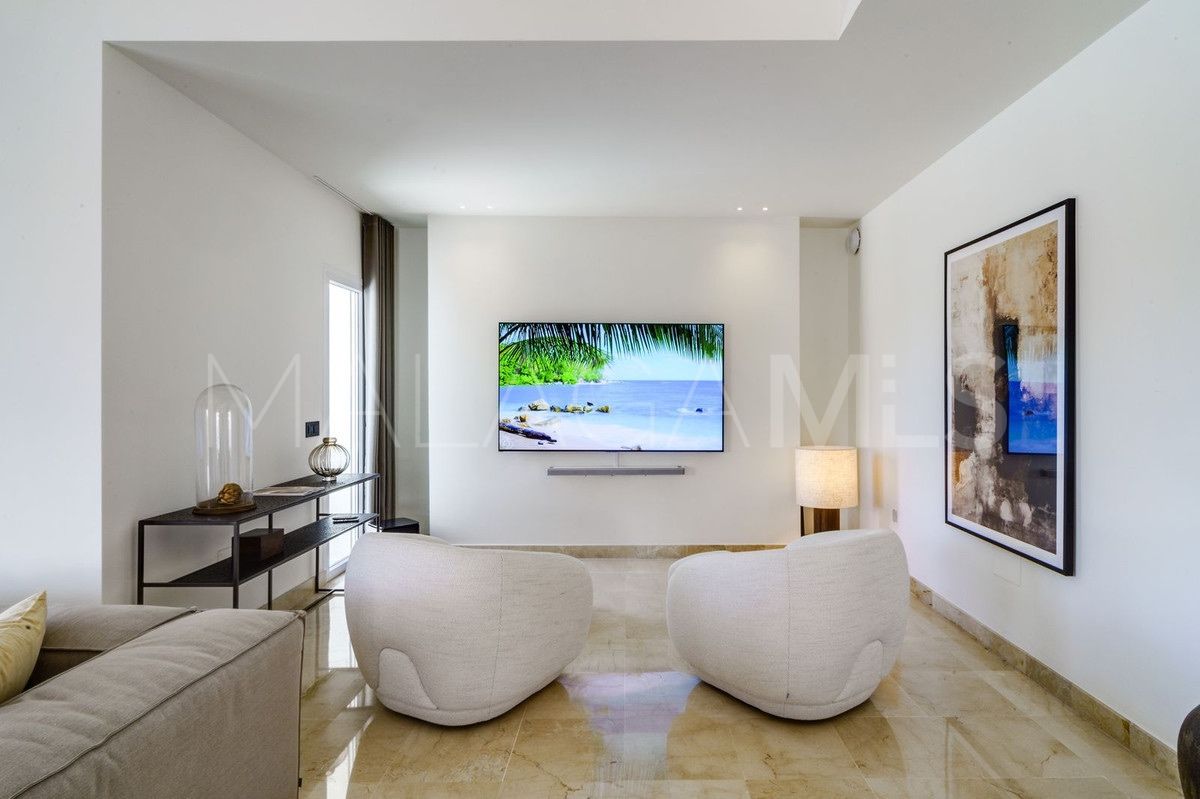 Nueva Andalucia 6 bedrooms villa for sale