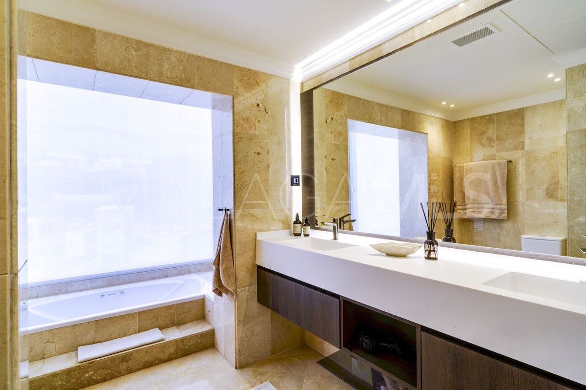 Nueva Andalucia 6 bedrooms villa for sale