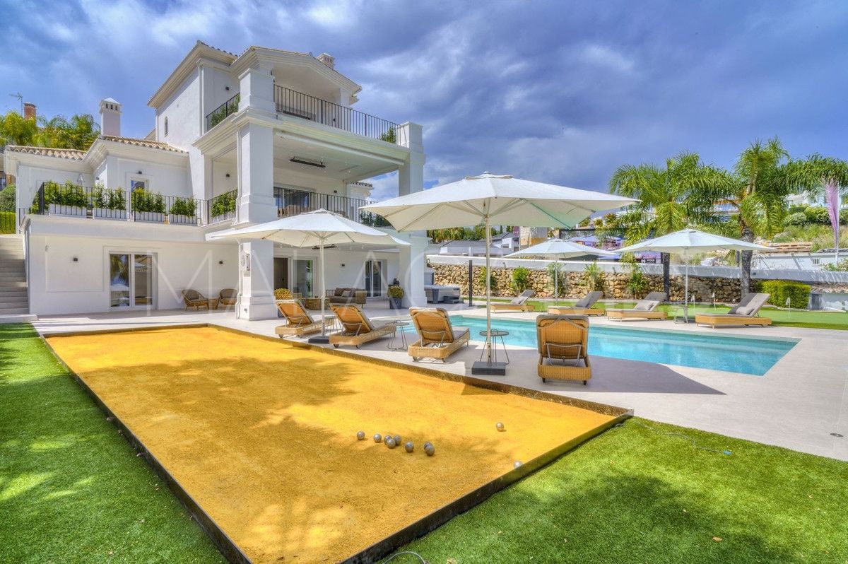 Nueva Andalucia 6 bedrooms villa for sale