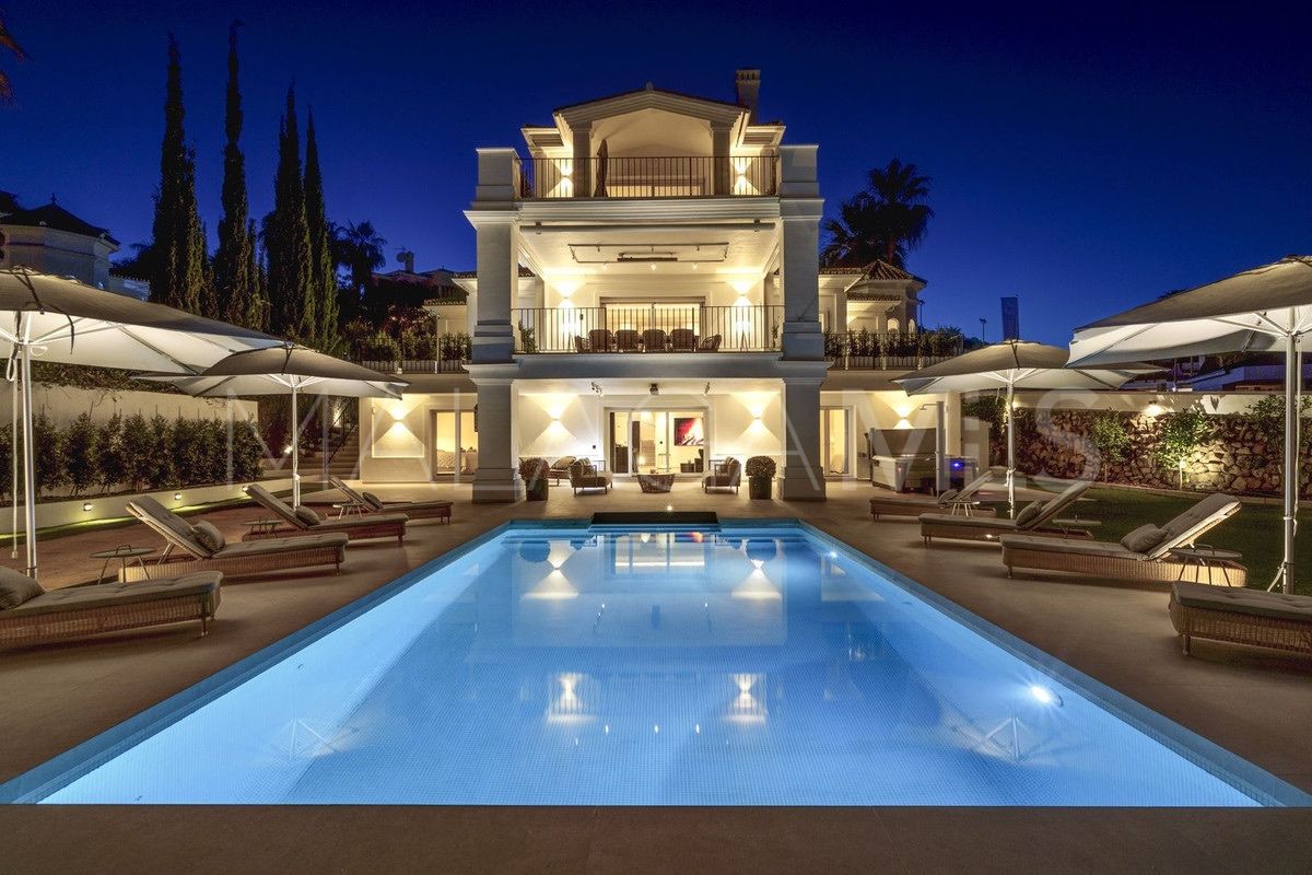 Nueva Andalucia 6 bedrooms villa for sale