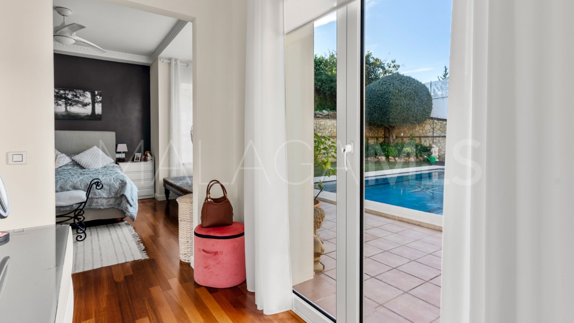 Villa for sale in Sierrezuela with 6 bedrooms