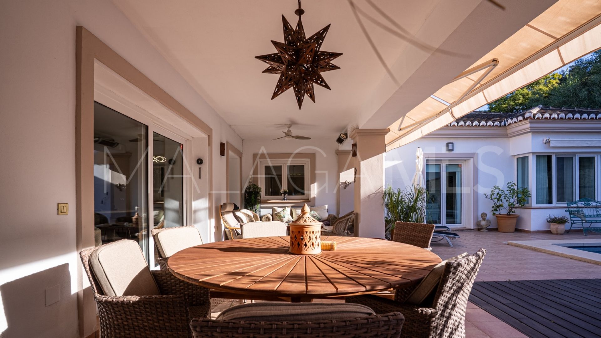 Villa for sale in Sierrezuela with 6 bedrooms