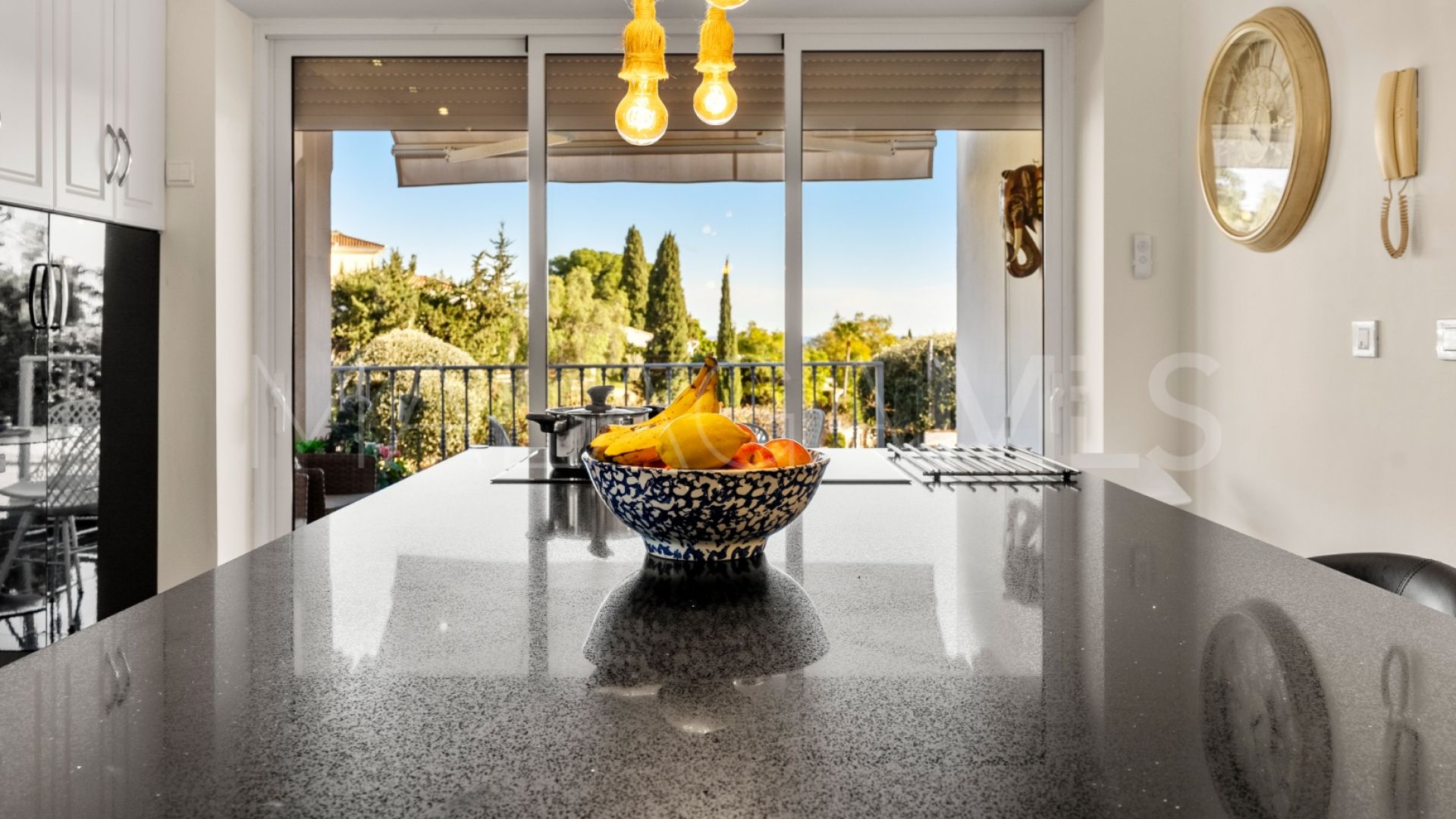 Villa for sale in Sierrezuela with 6 bedrooms