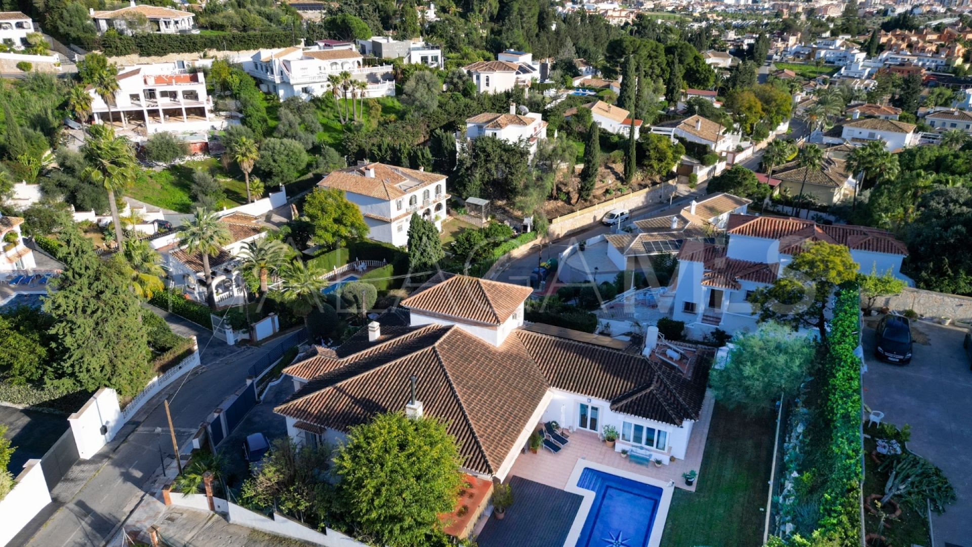 Villa for sale in Sierrezuela with 6 bedrooms