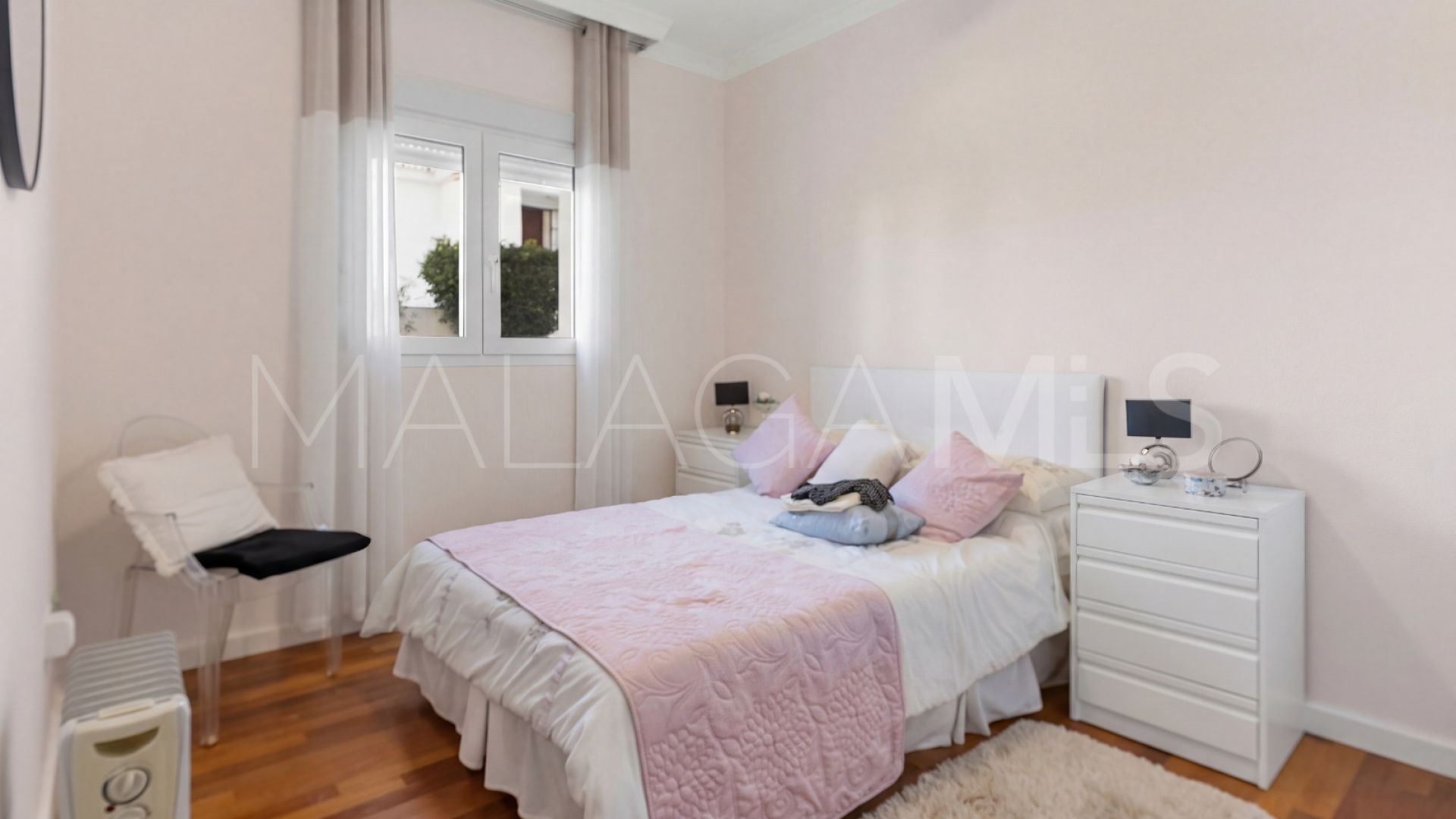 Villa for sale in Sierrezuela with 6 bedrooms