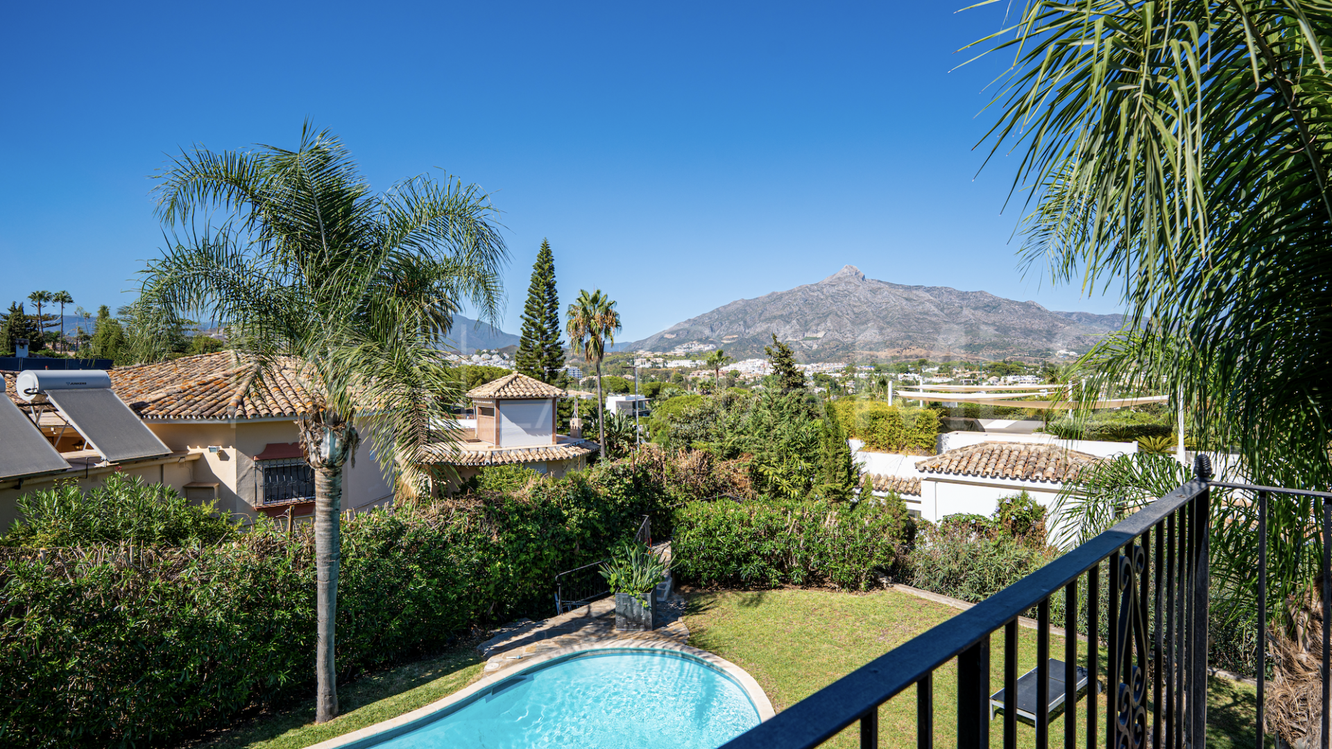 Villa for sale de 5 bedrooms in Las Brisas