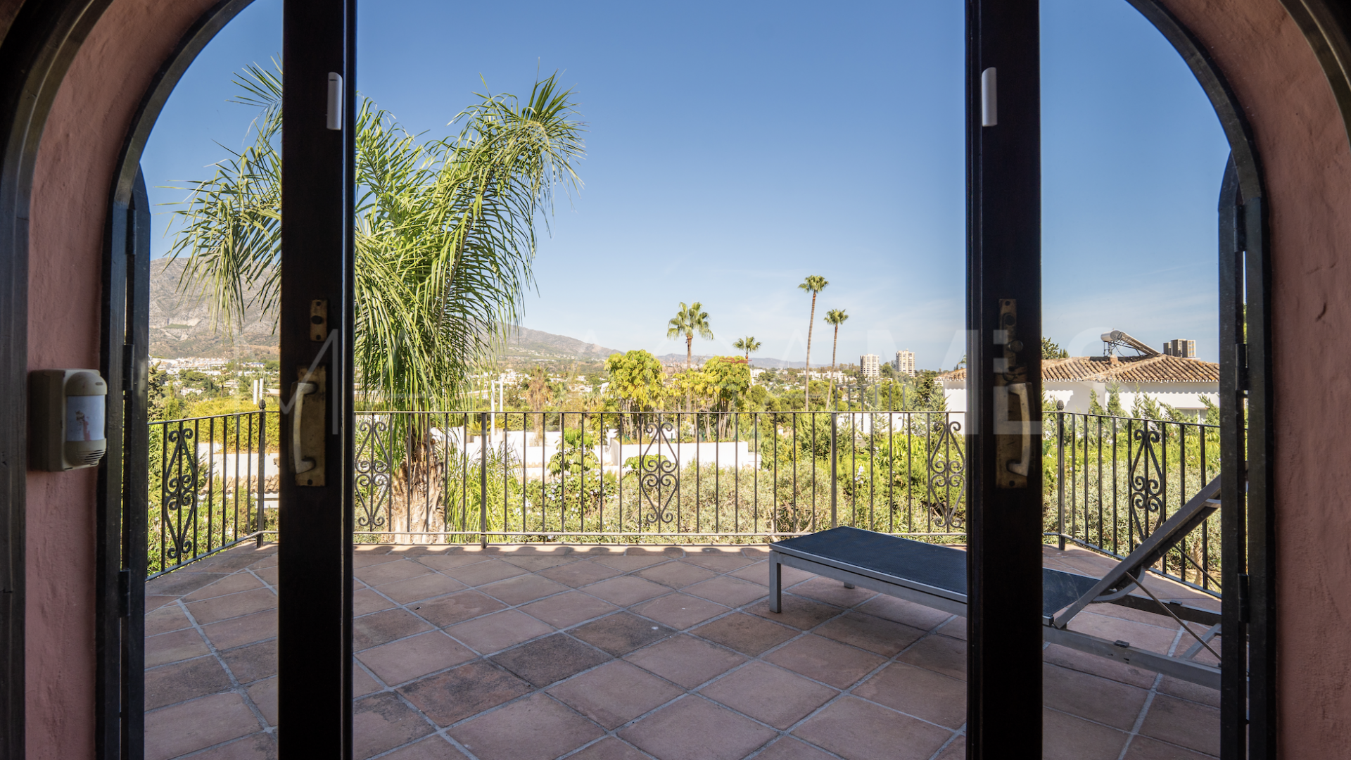 Villa for sale de 5 bedrooms in Las Brisas