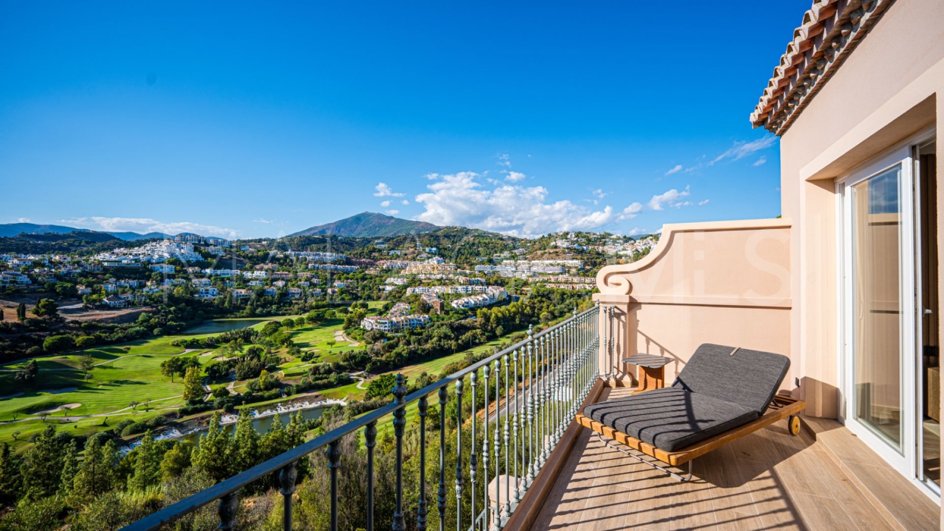 Maison de ville for sale in Benahavis