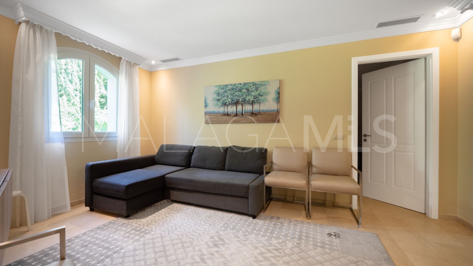 For sale Estepona 5 bedrooms villa