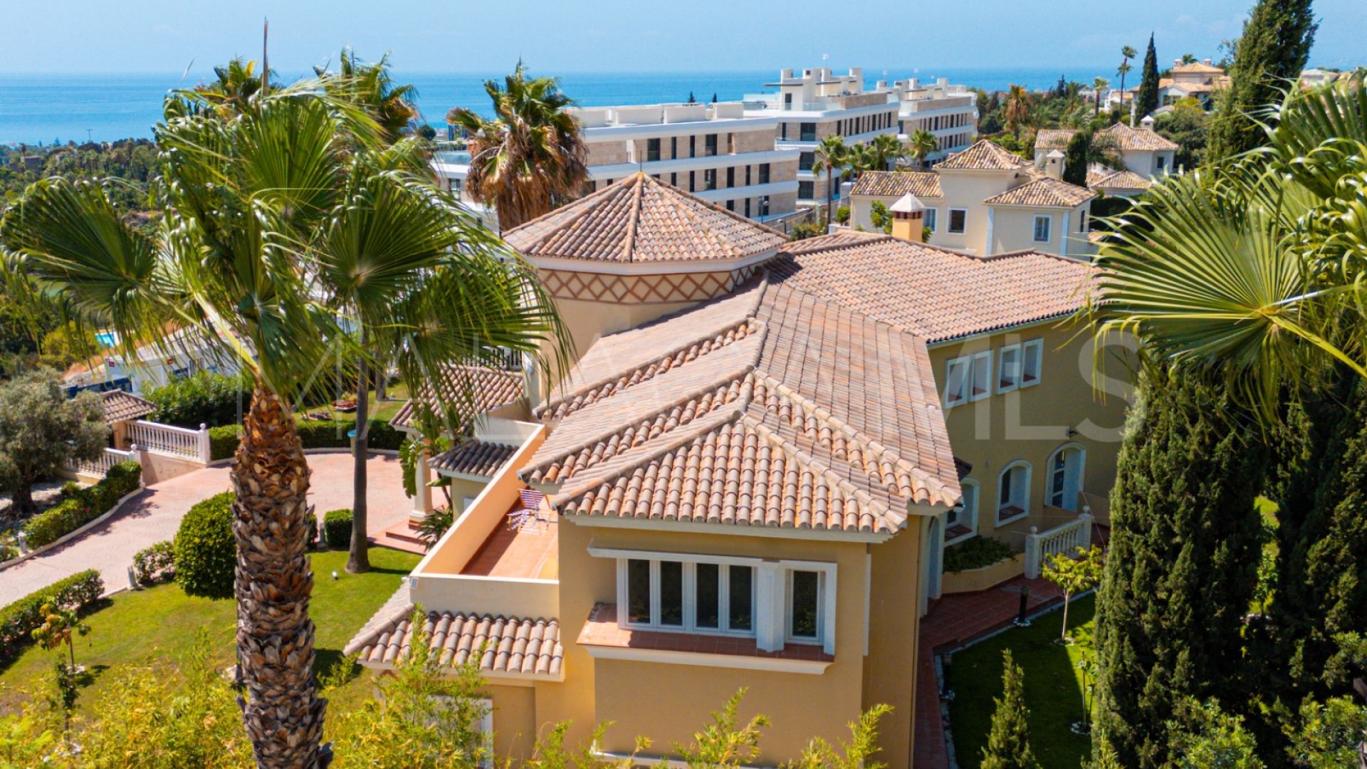 For sale Estepona 5 bedrooms villa
