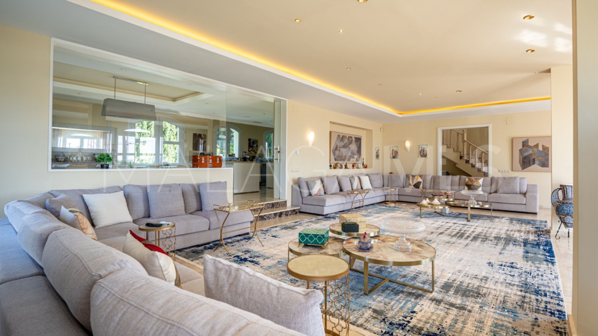 For sale Estepona 5 bedrooms villa
