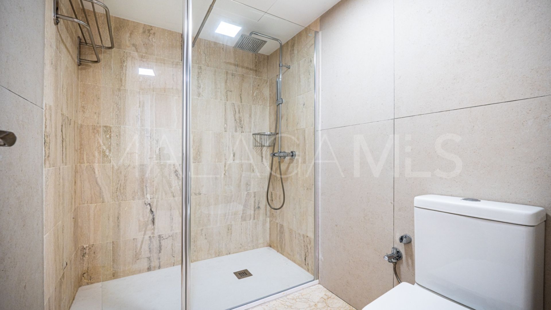 For sale Estepona 5 bedrooms villa