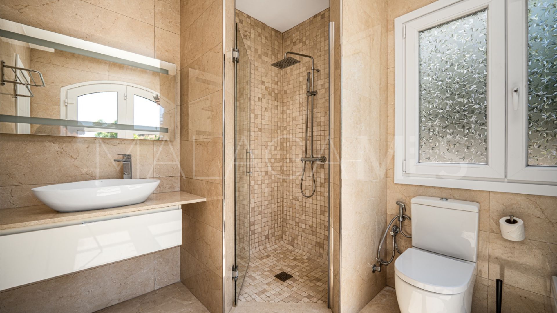 For sale Estepona 5 bedrooms villa