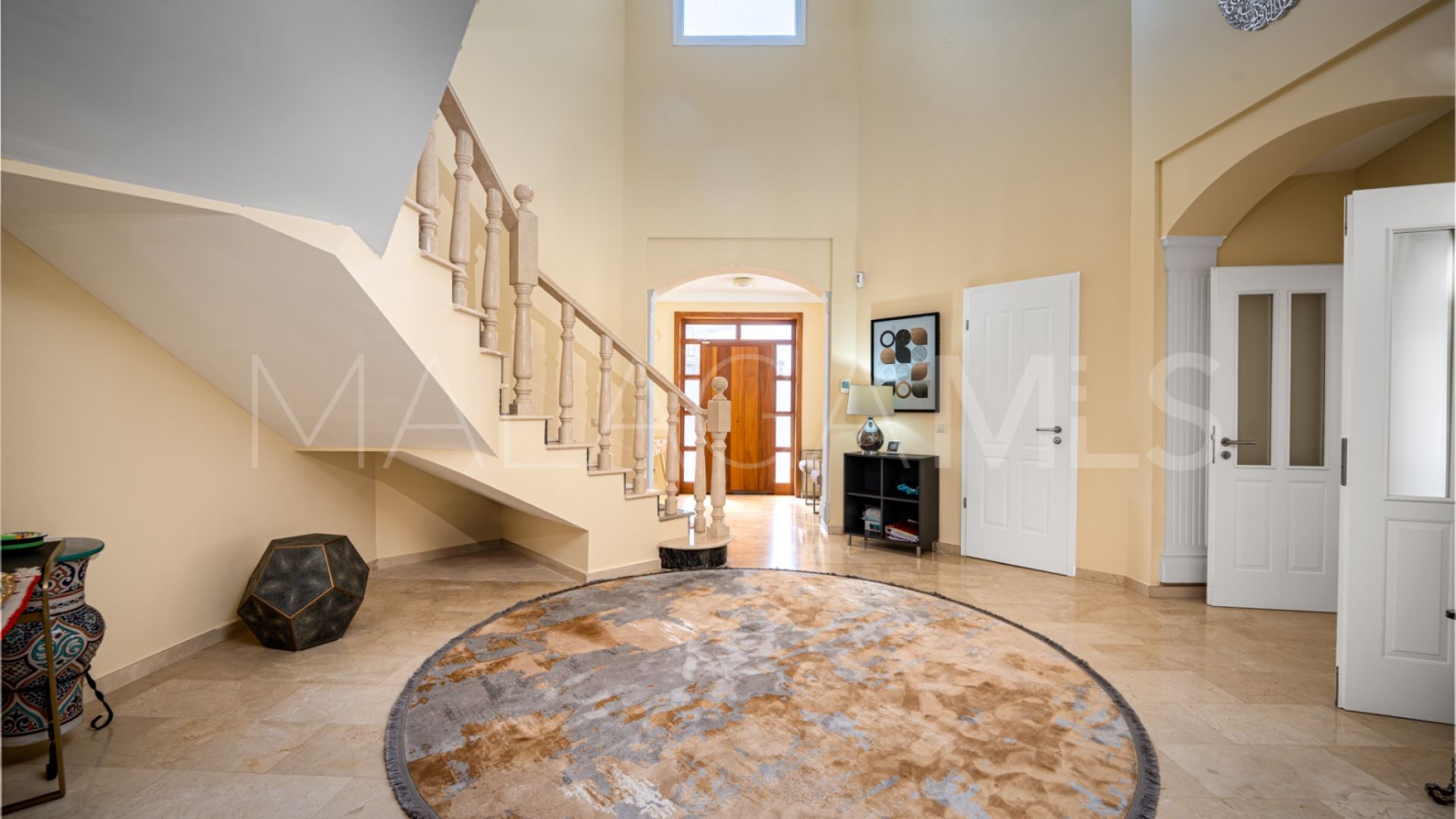 For sale Estepona 5 bedrooms villa