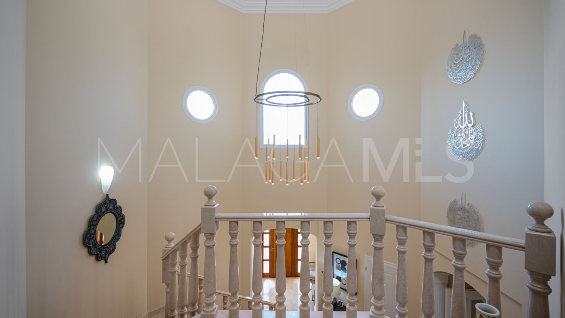 For sale Estepona 5 bedrooms villa