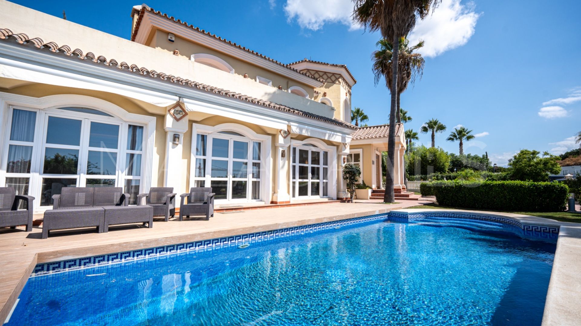 For sale Estepona 5 bedrooms villa