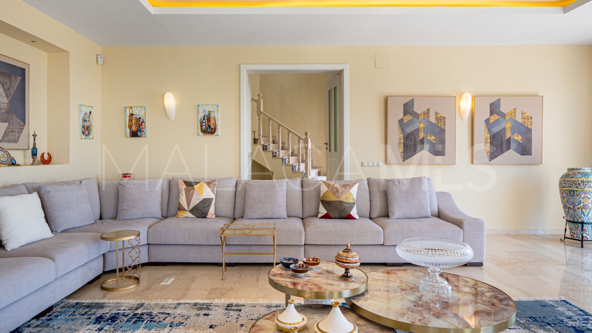 For sale Estepona 5 bedrooms villa