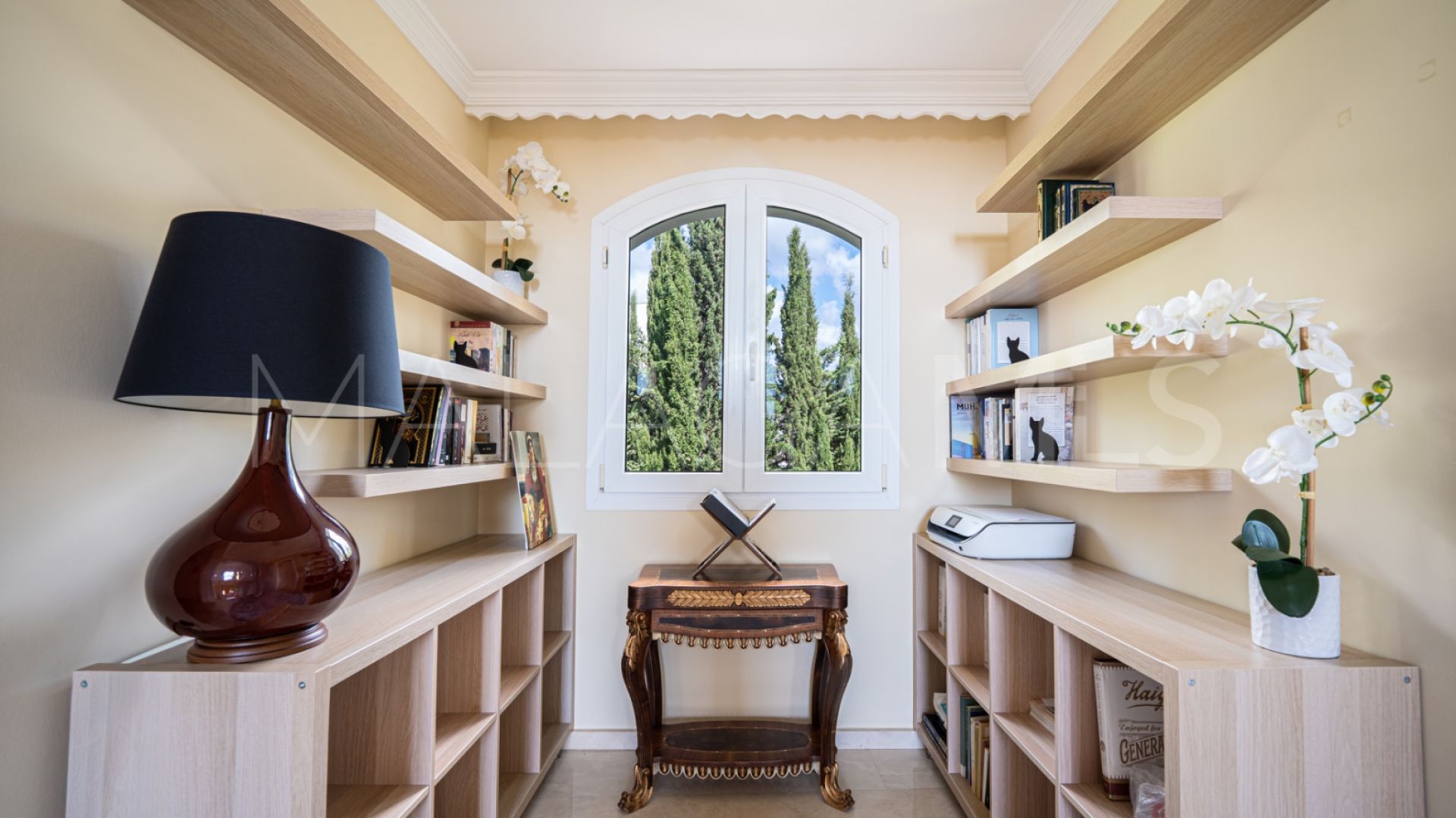 For sale Estepona 5 bedrooms villa