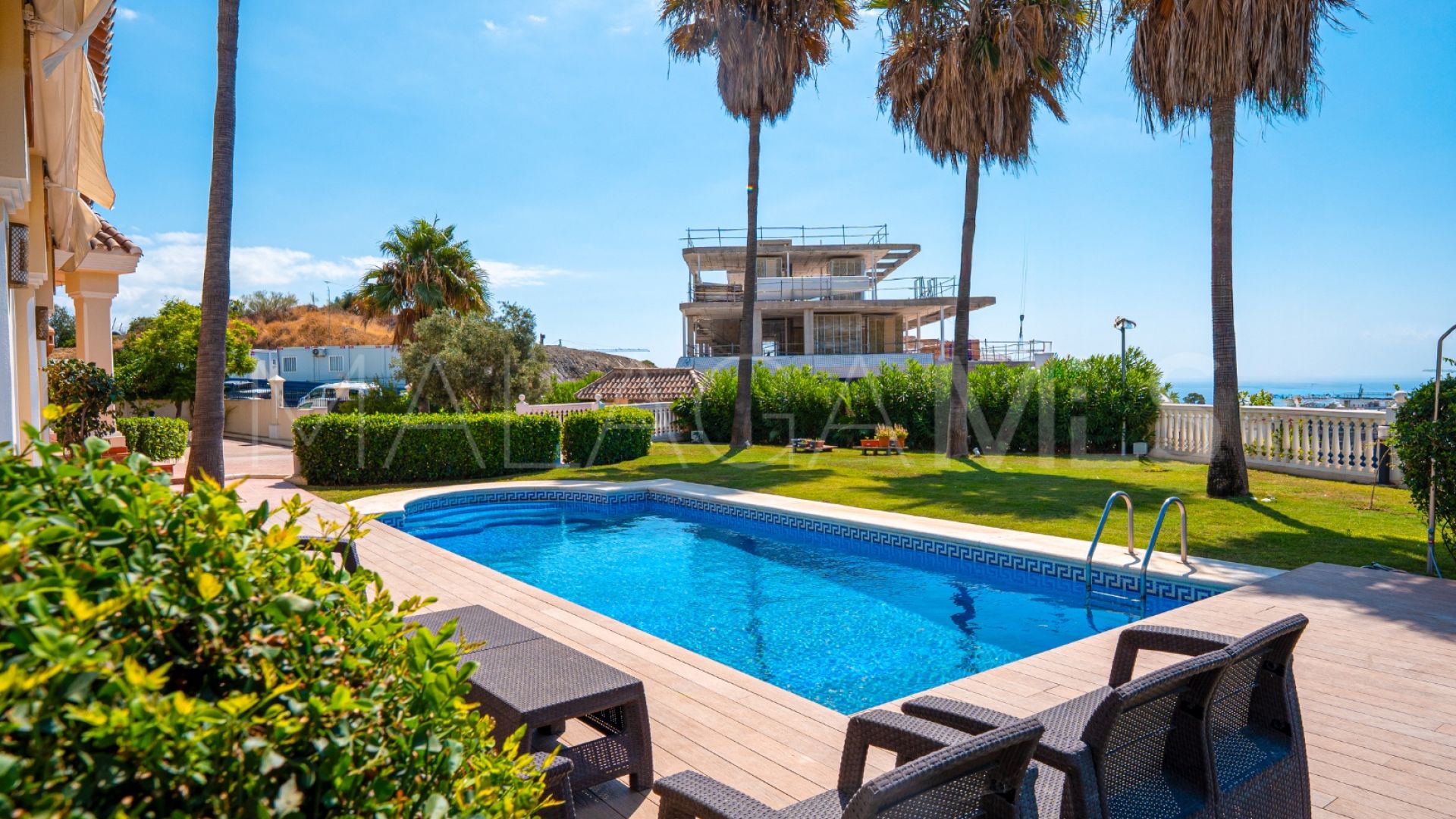 For sale Estepona 5 bedrooms villa