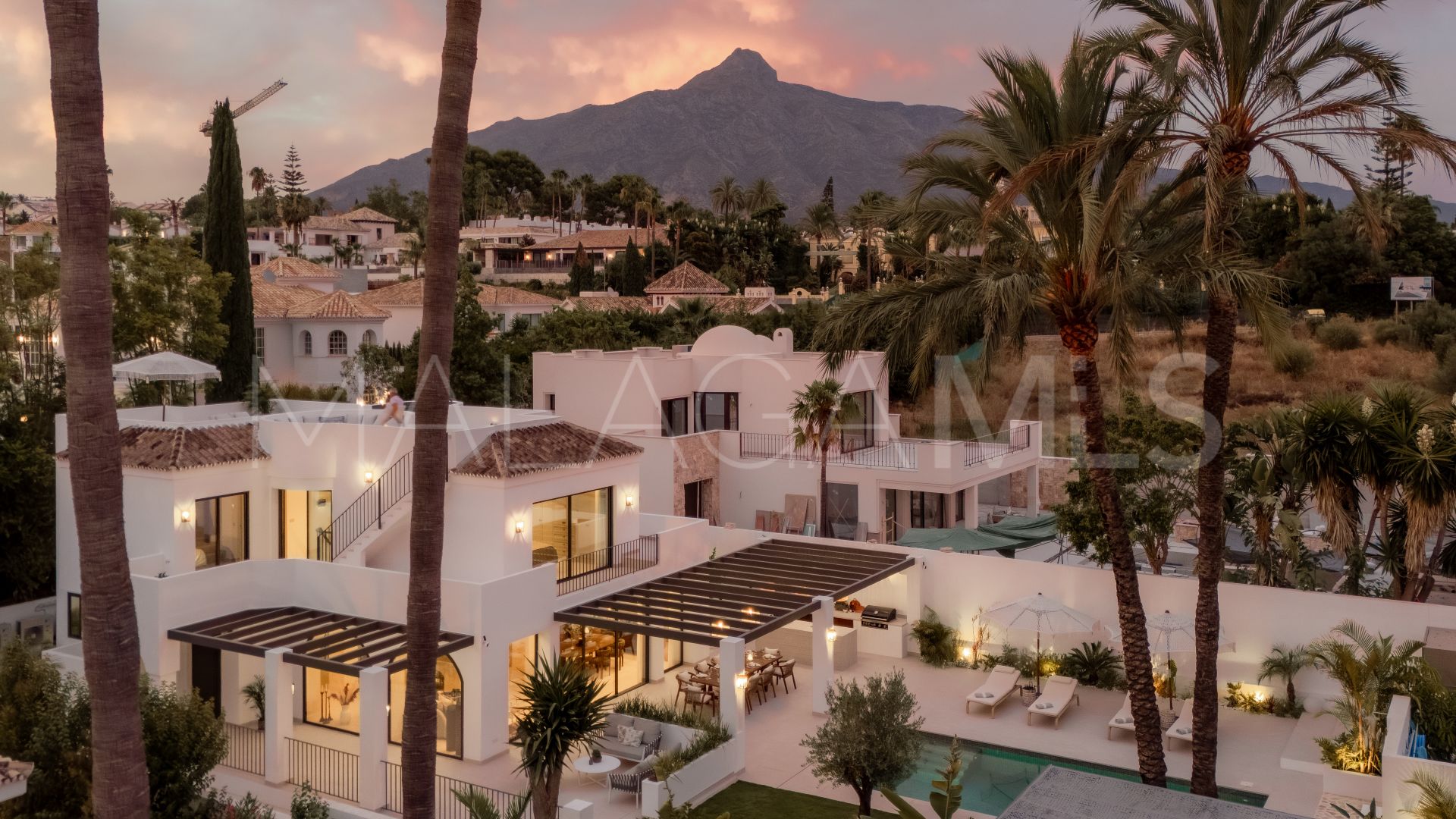 Villa for sale in Las Brisas