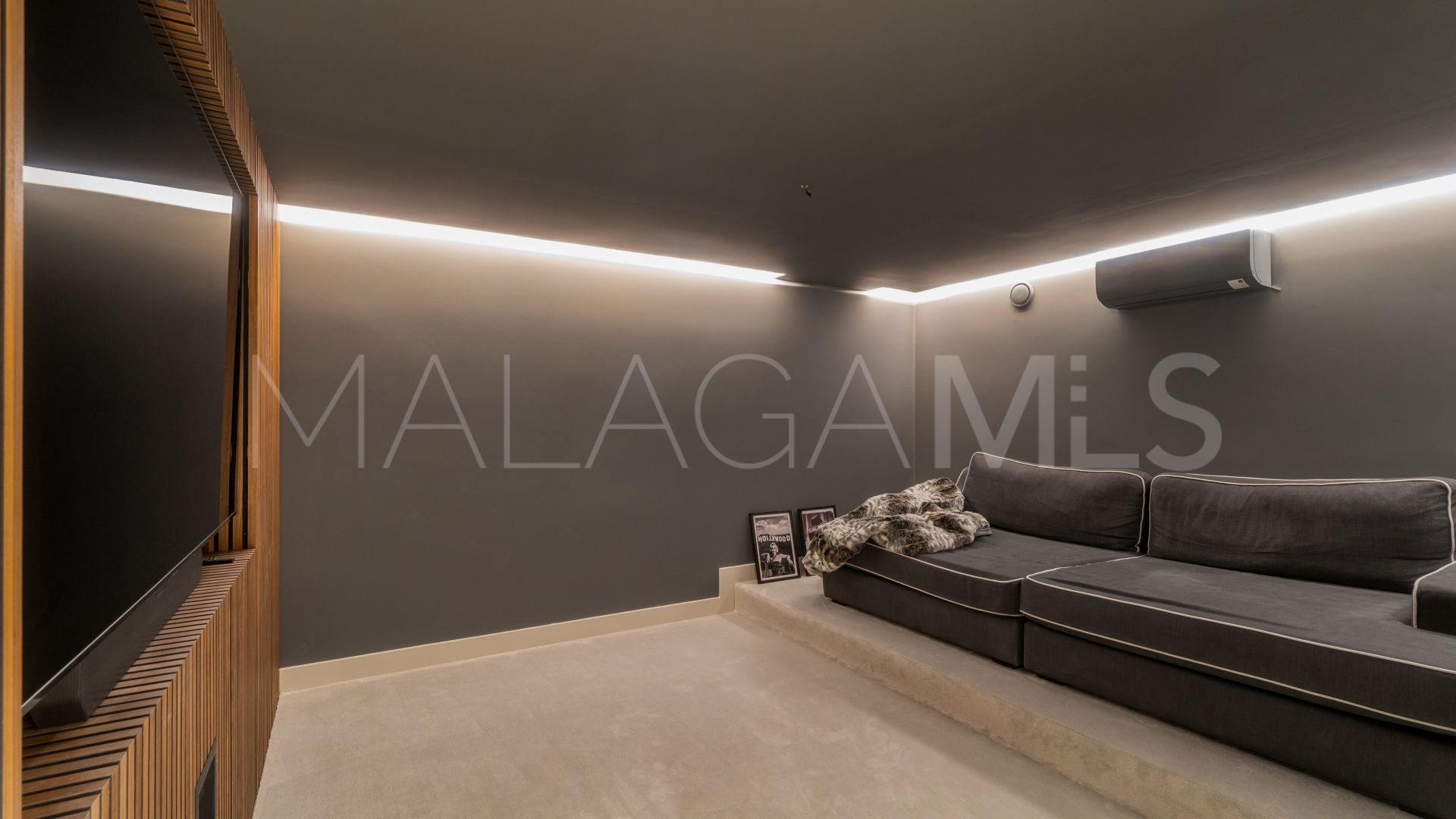 Villa for sale in Las Brisas