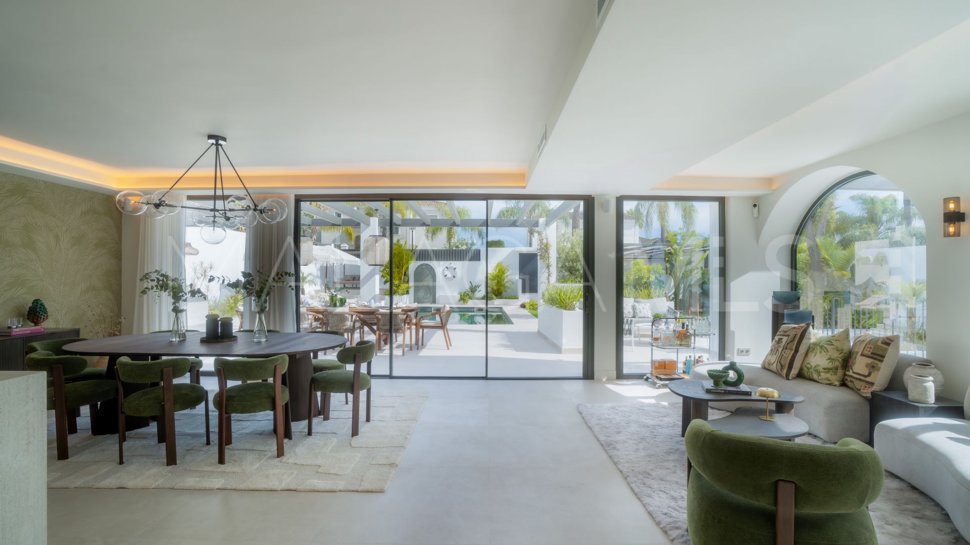 Villa for sale in Las Brisas