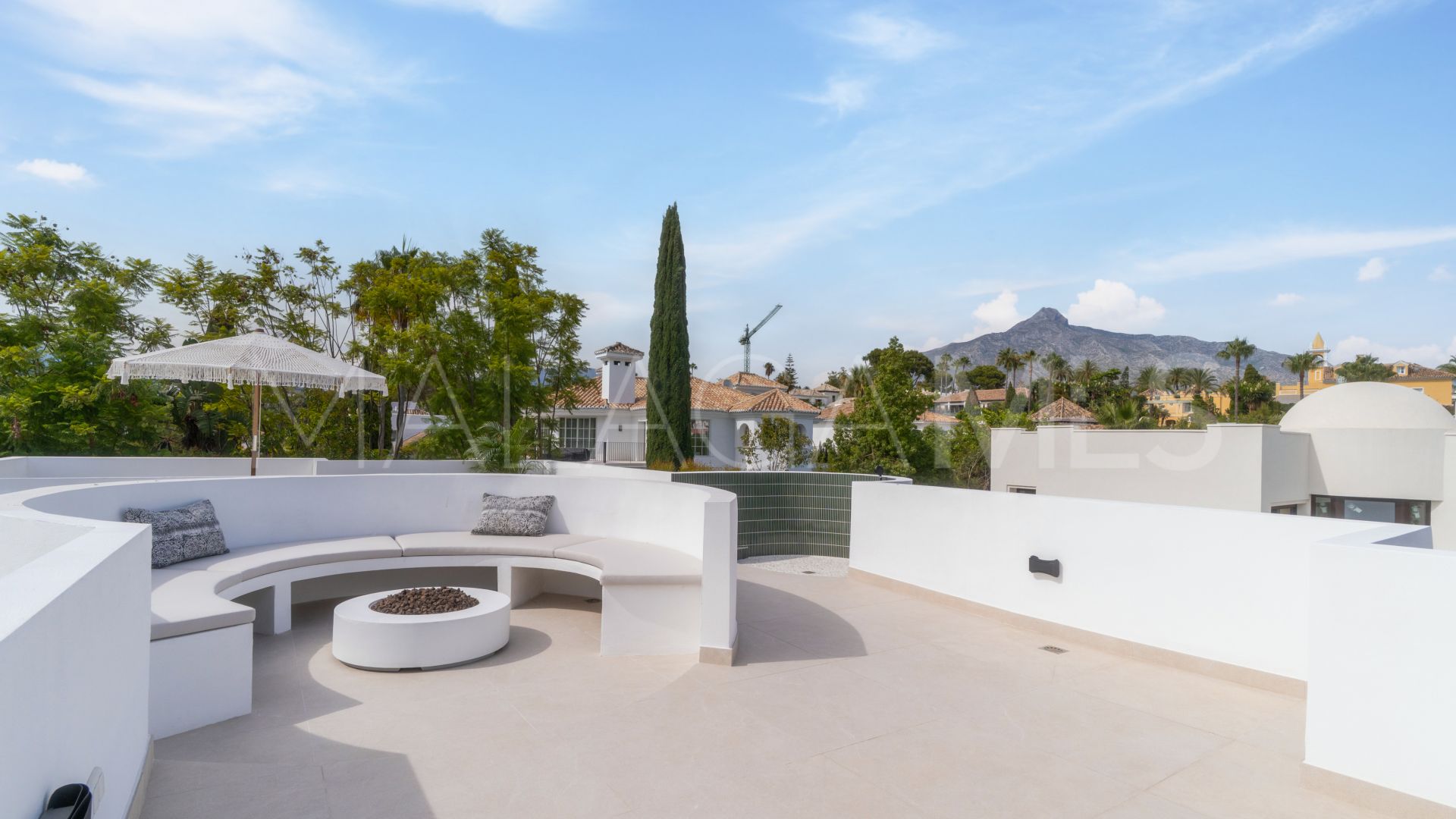 Villa for sale in Las Brisas