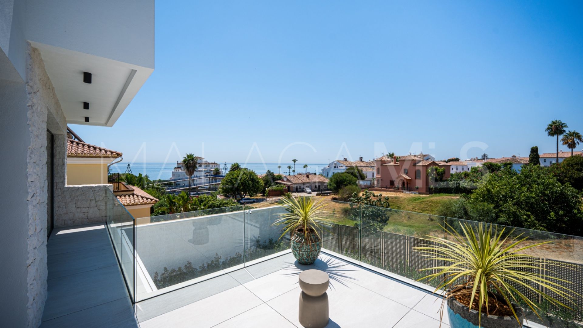 Villa for sale in Estepona