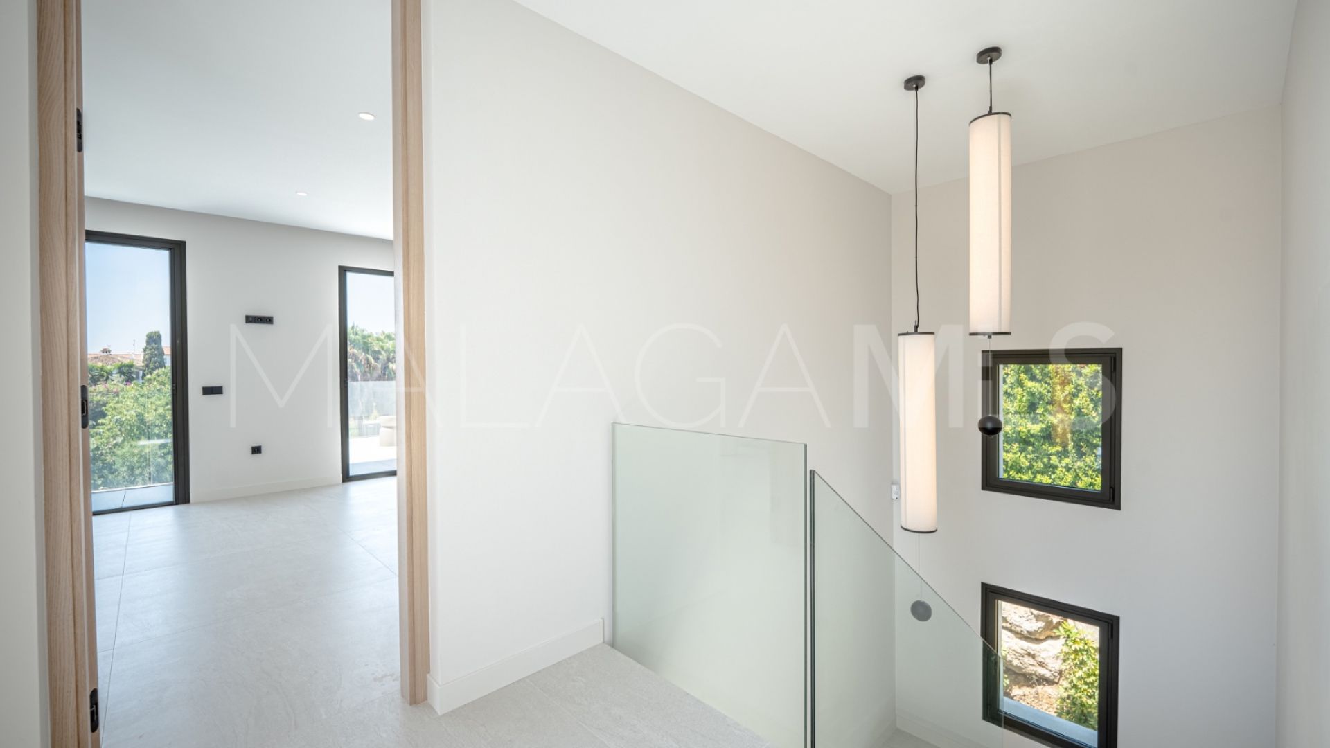 Villa for sale in Estepona