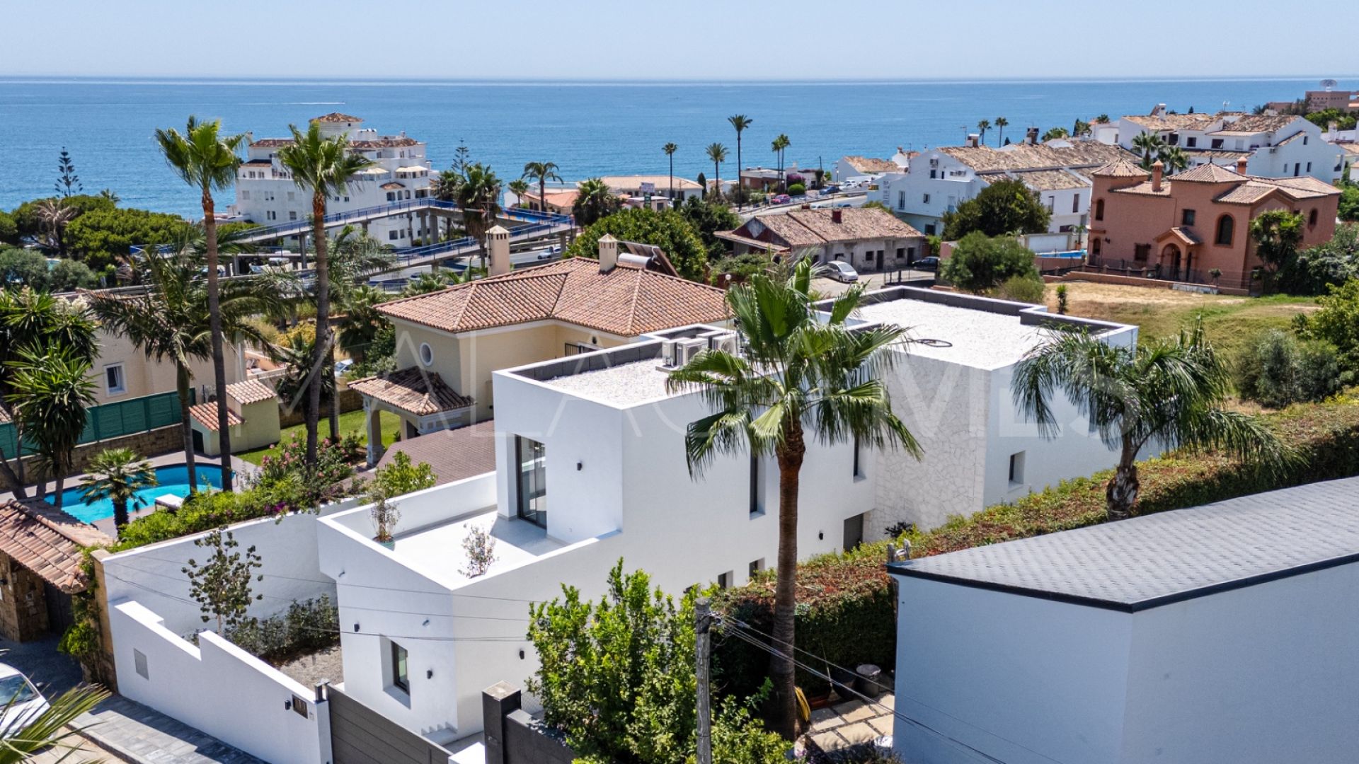 Villa for sale in Estepona
