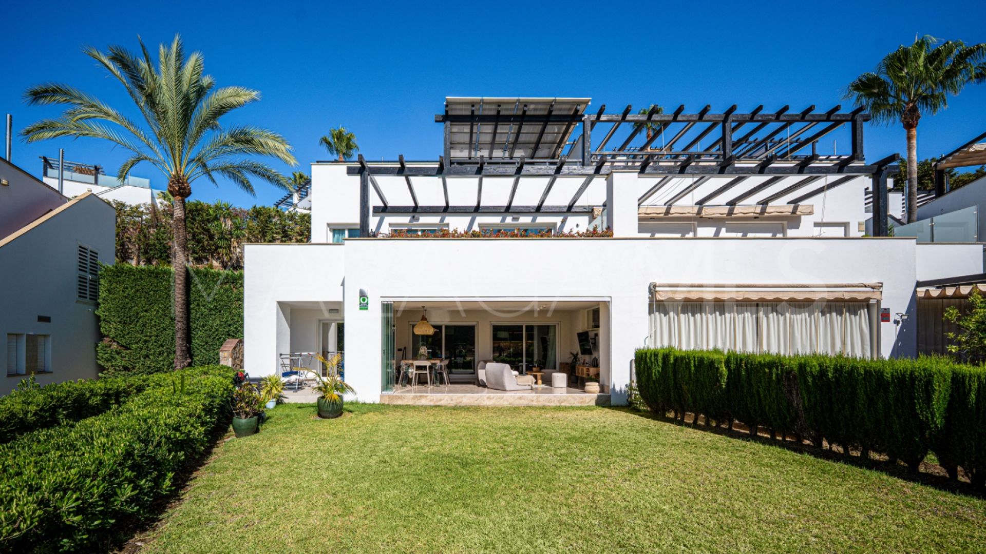 2 bedrooms town house in Marbella East for sale