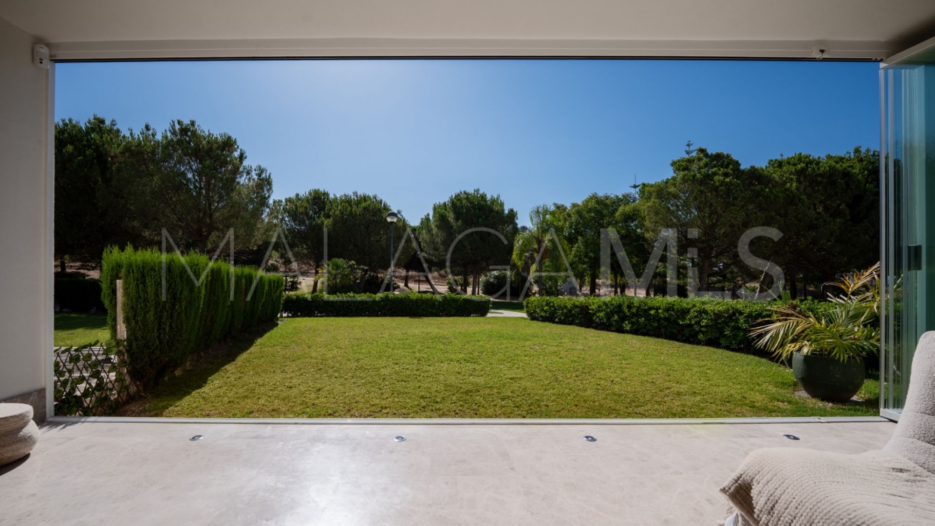 2 bedrooms town house in Marbella East for sale