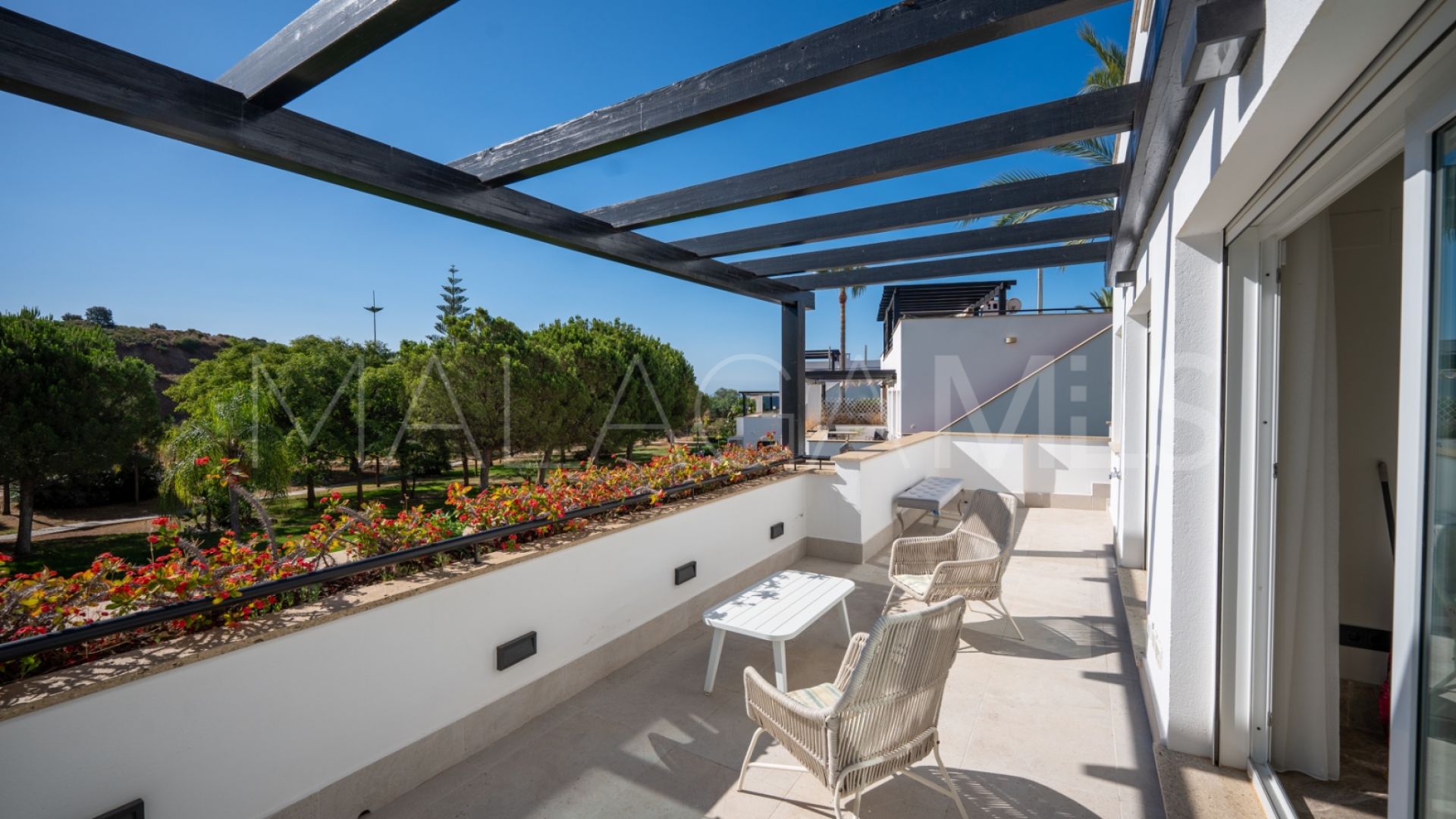 2 bedrooms town house in Marbella East for sale