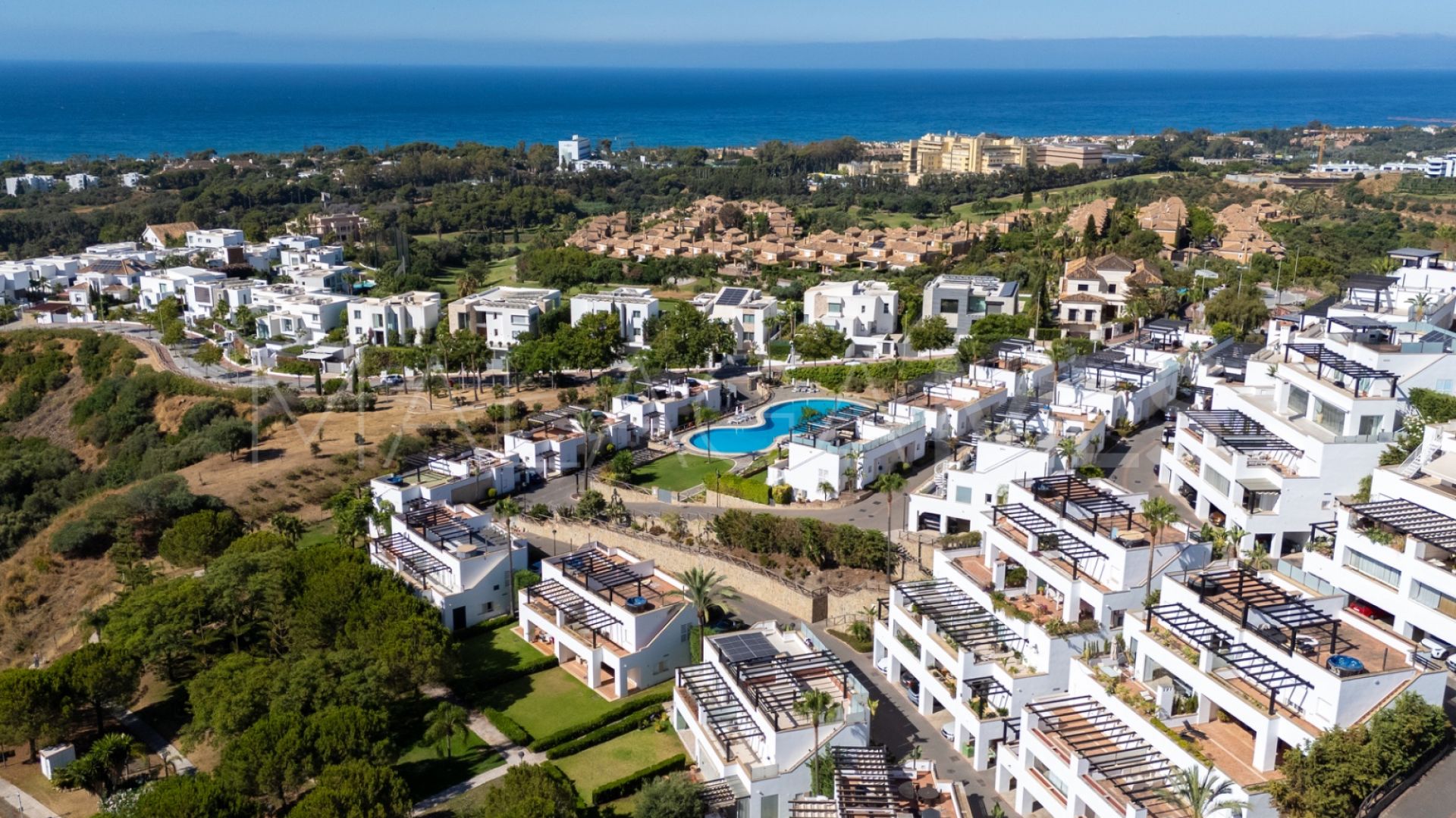 2 bedrooms town house in Marbella East for sale
