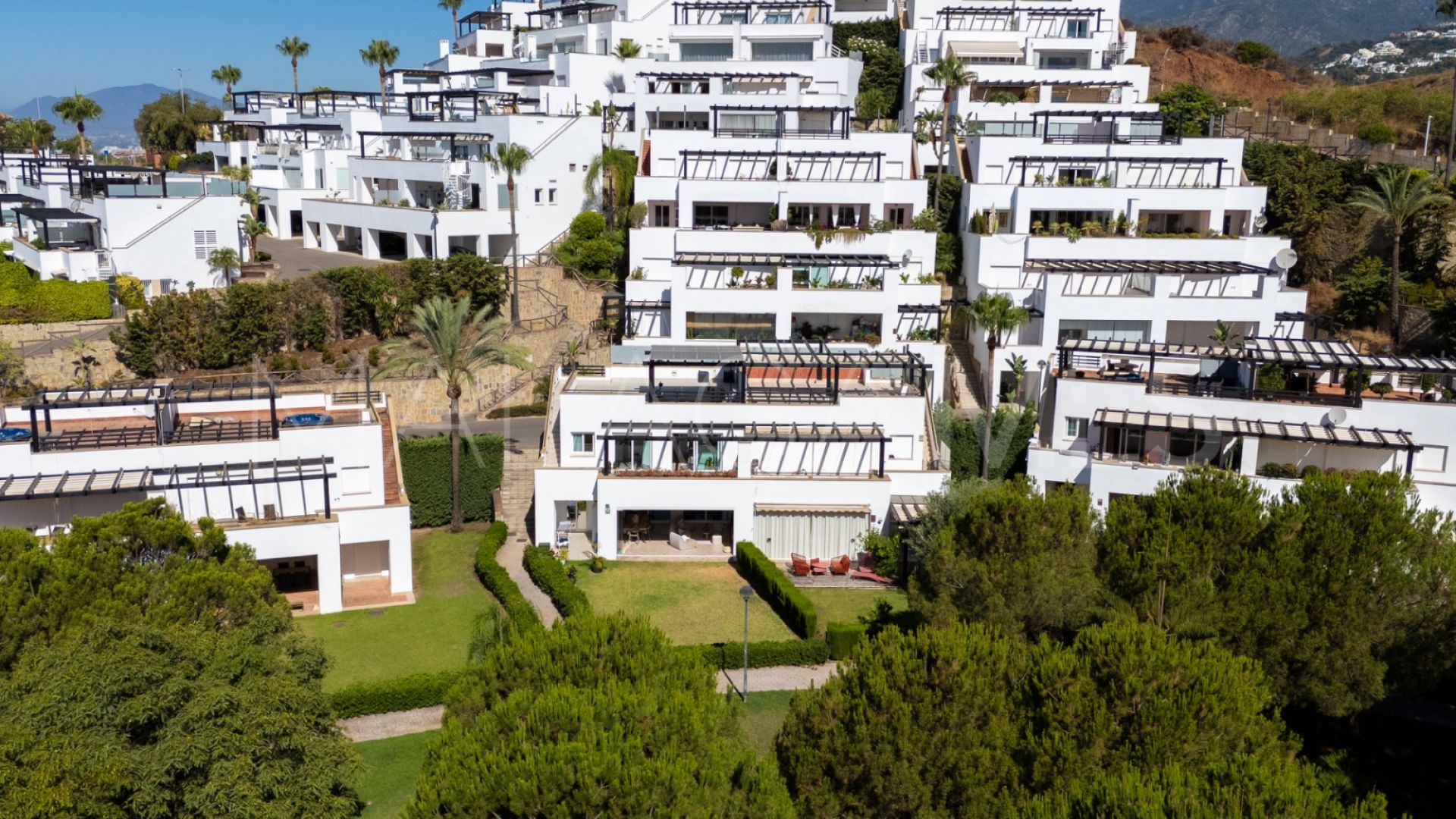 2 bedrooms town house in Marbella East for sale