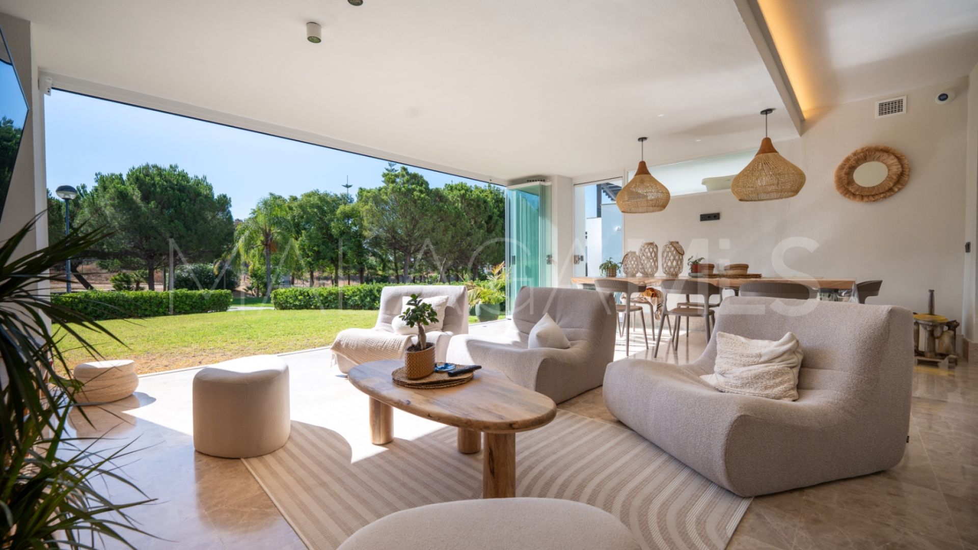 2 bedrooms town house in Marbella East for sale