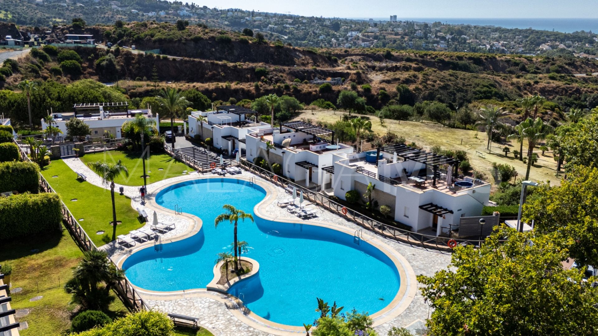 2 bedrooms town house in Marbella East for sale