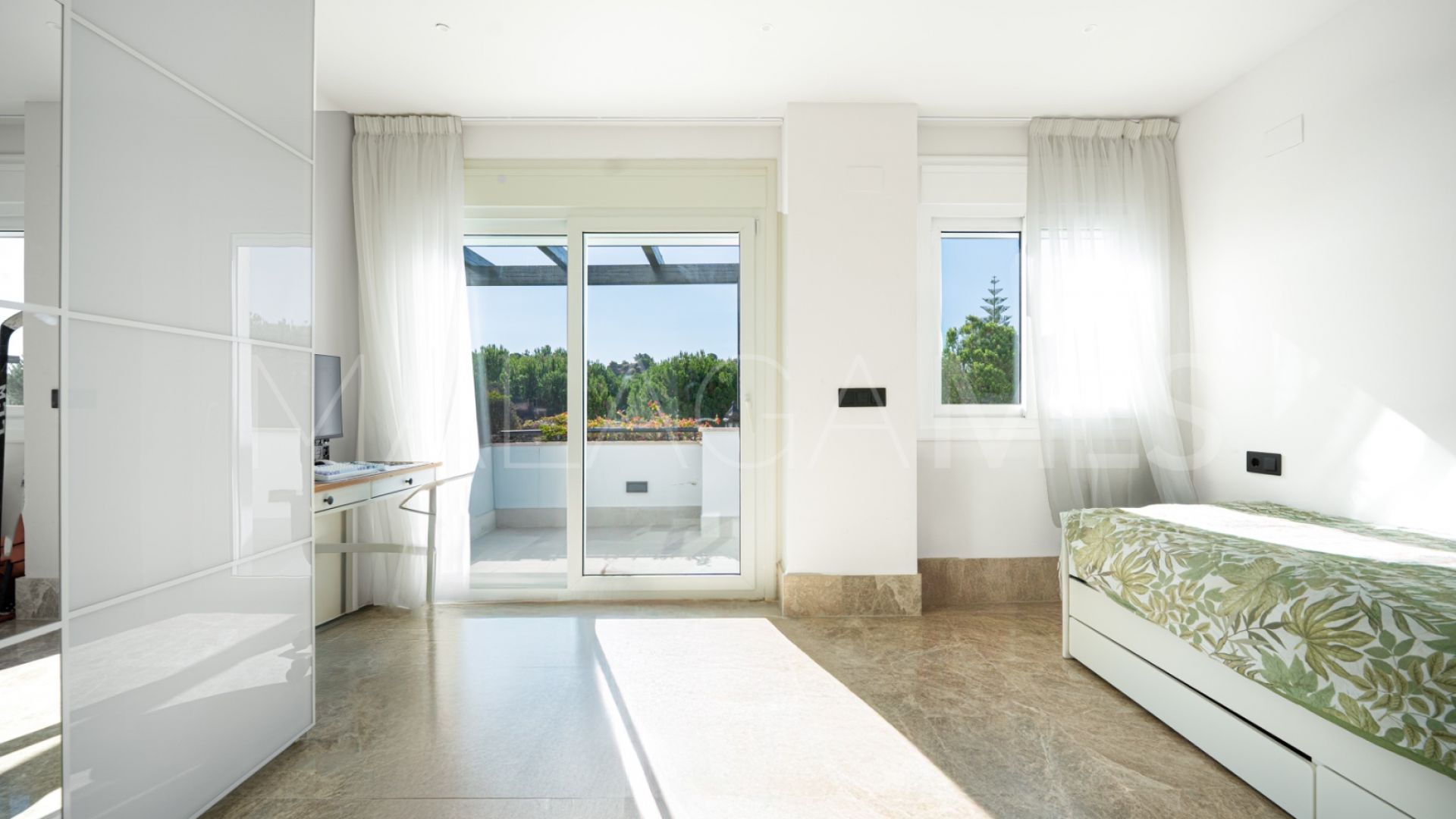 2 bedrooms town house in Marbella East for sale