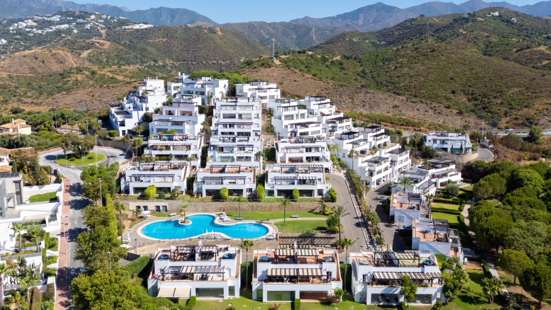 2 bedrooms town house in Marbella East for sale