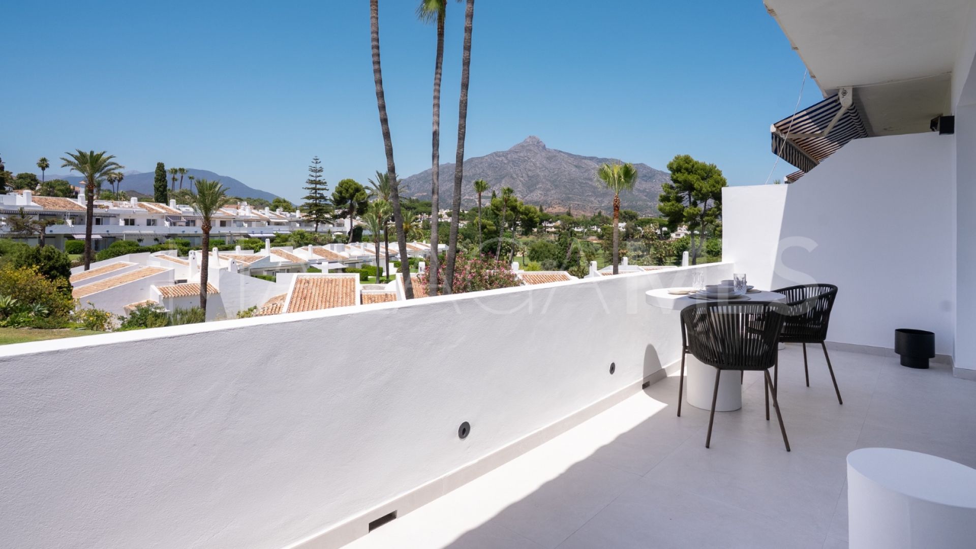 Tvåvånings takvåning for sale in Nueva Andalucia