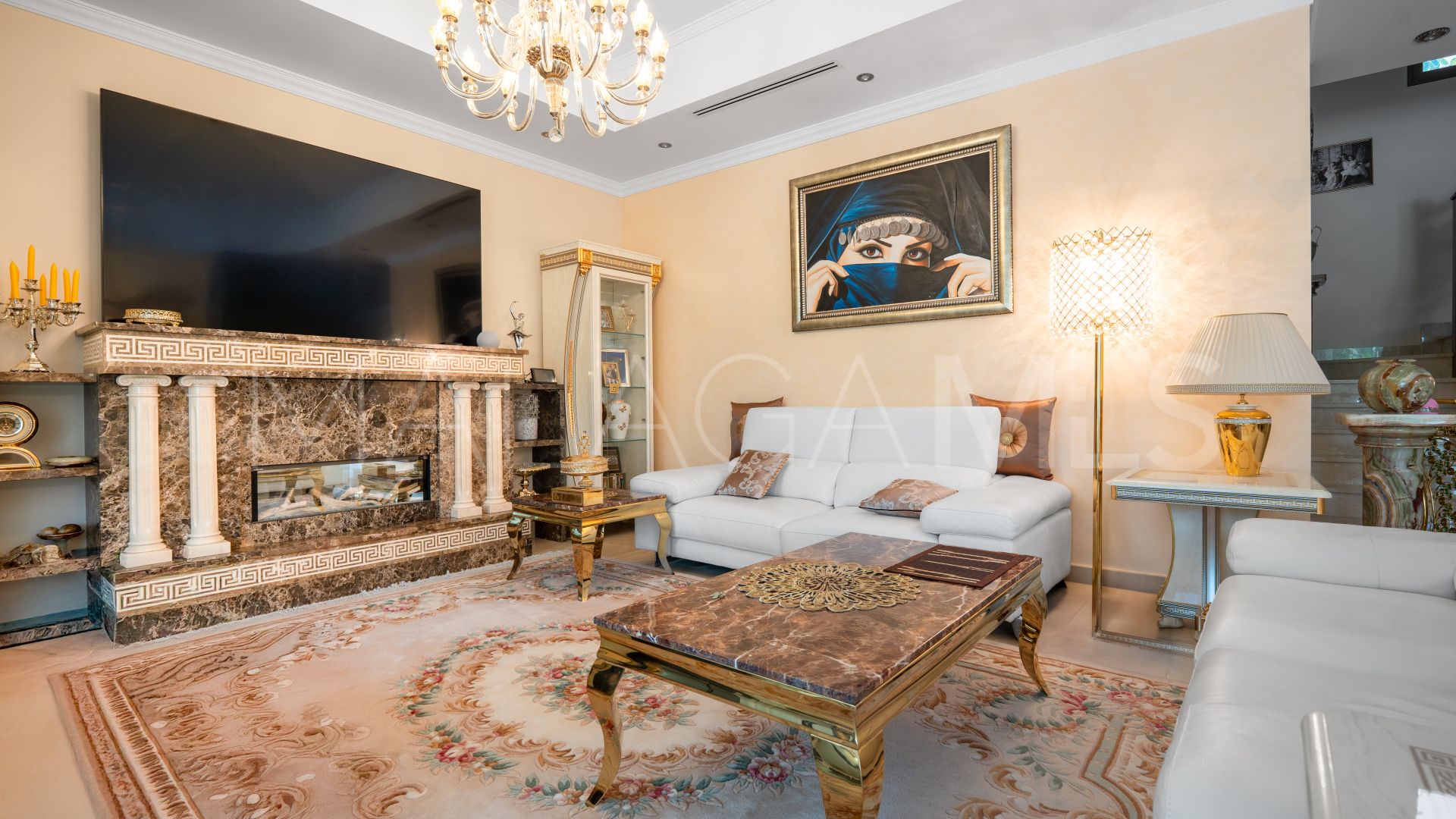Villa for sale in Marbella Ciudad with 4 bedrooms