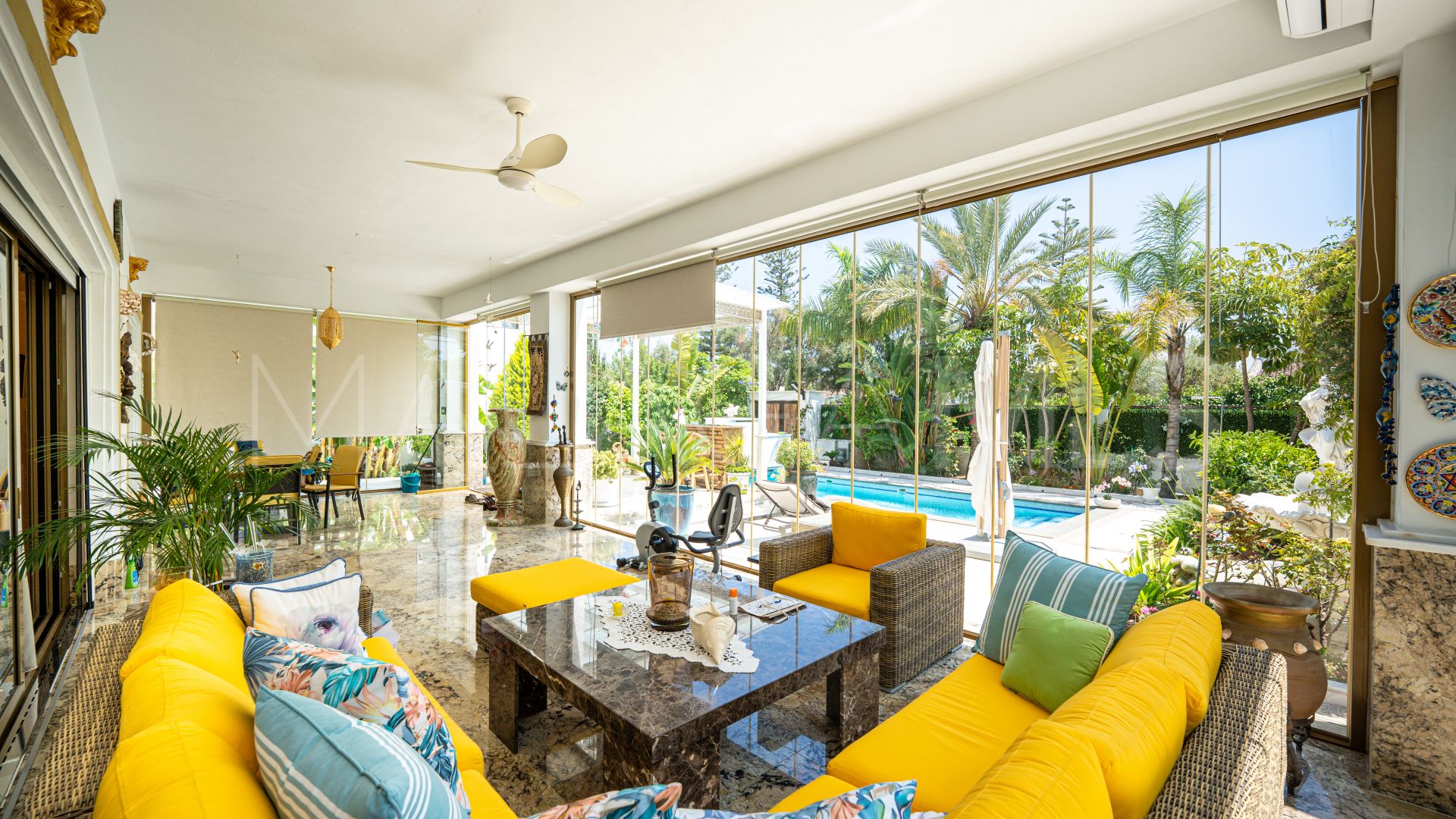 Villa for sale in Marbella Ciudad with 4 bedrooms