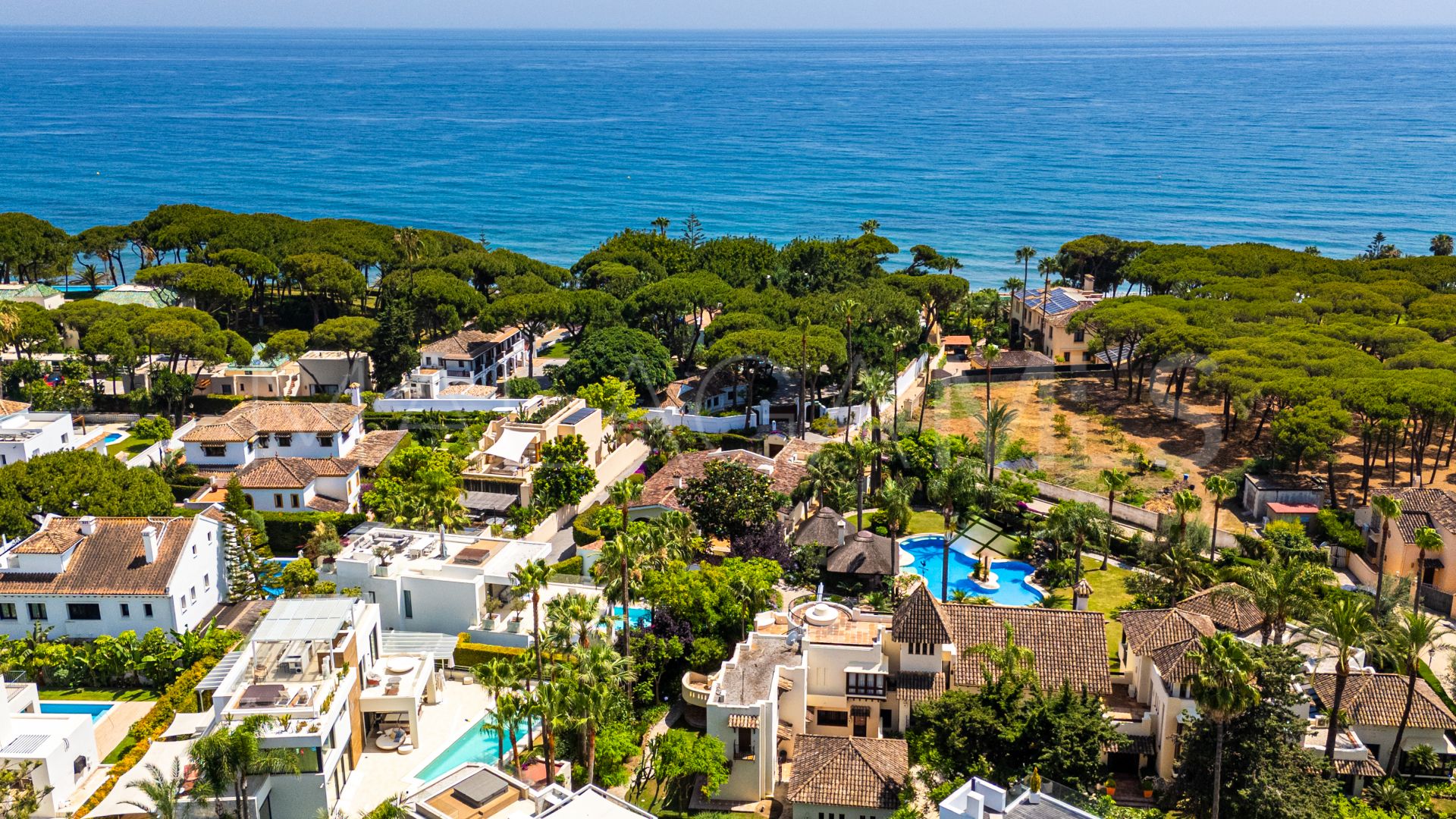 Villa for sale in Marbella Ciudad with 4 bedrooms
