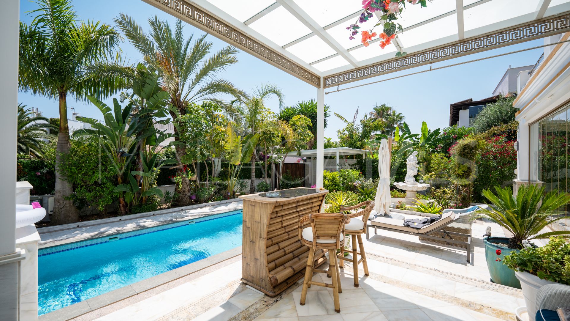 Villa for sale in Marbella Ciudad with 4 bedrooms